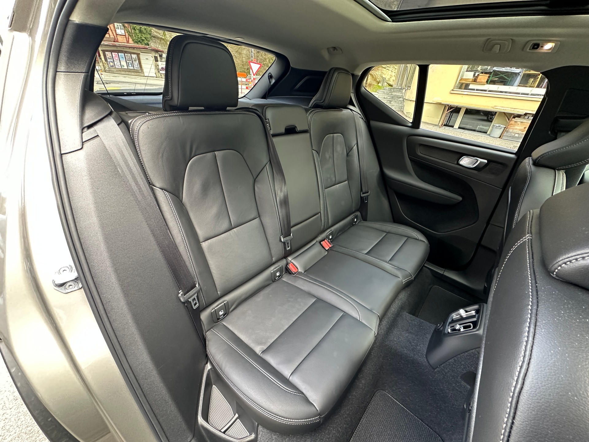 VOLVO XC40 T5 TwE Inscription DCT-image-12