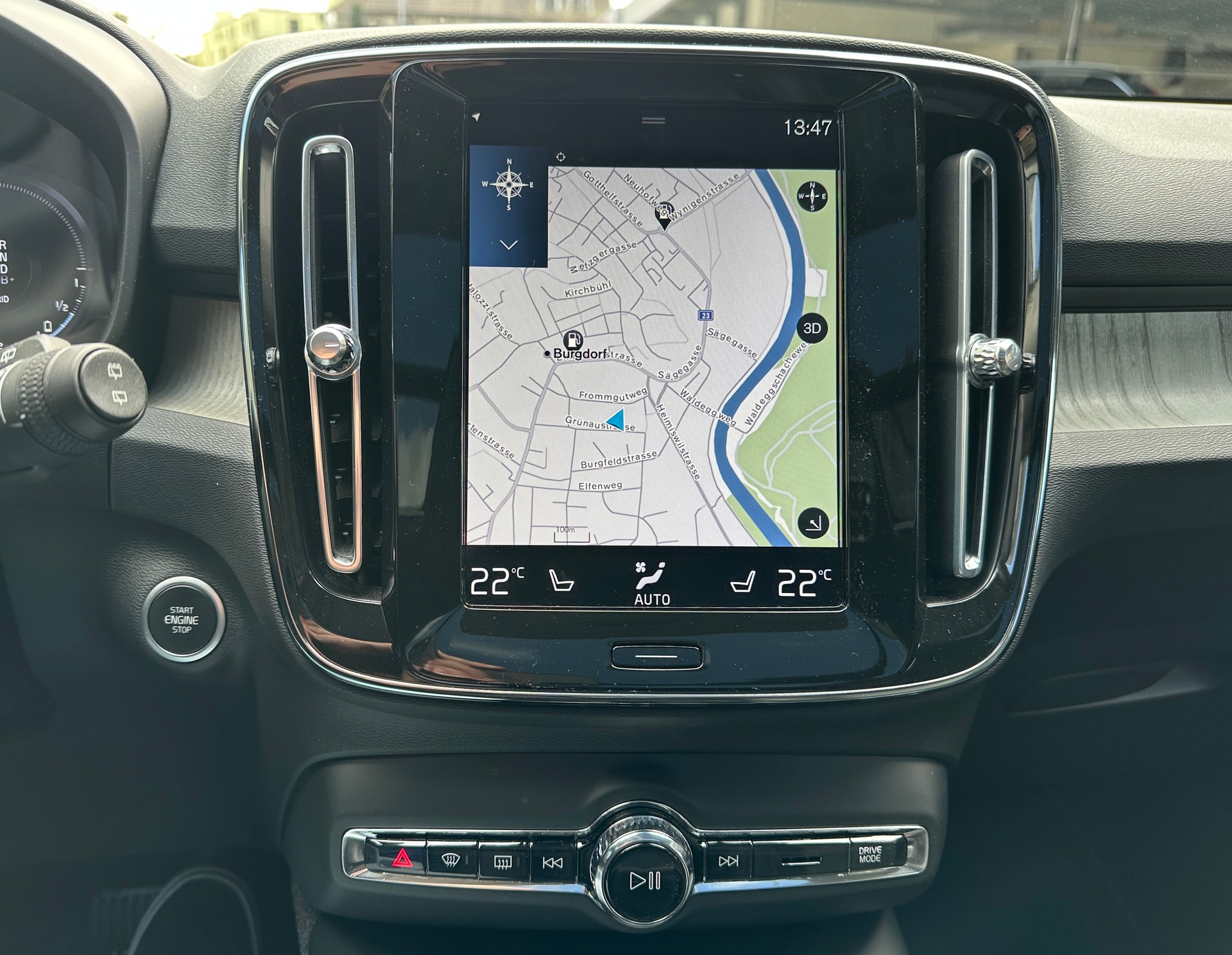 VOLVO XC40 T5 TwE Inscription DCT-image-9