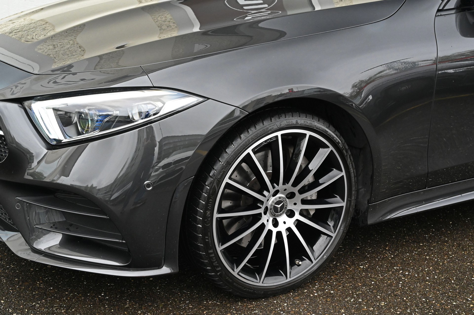 MERCEDES-BENZ CLS 450 4Matic AMG Line 9G-Tronic-image-4
