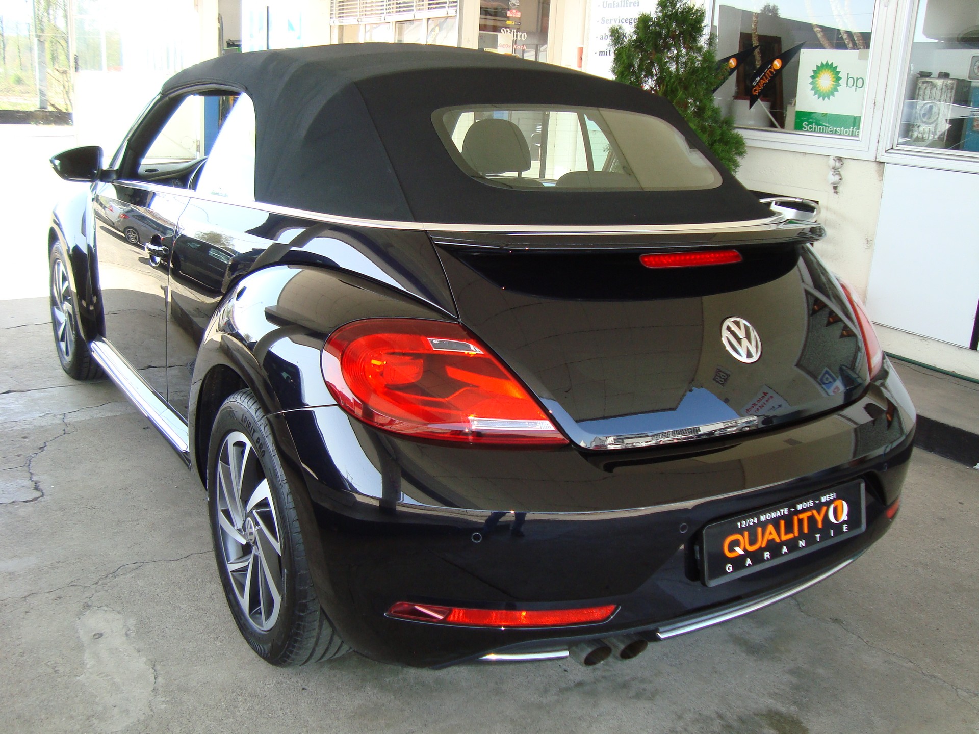 VW Beetle Cabriolet 1.4 TSI BMT Sound DSG-image-3