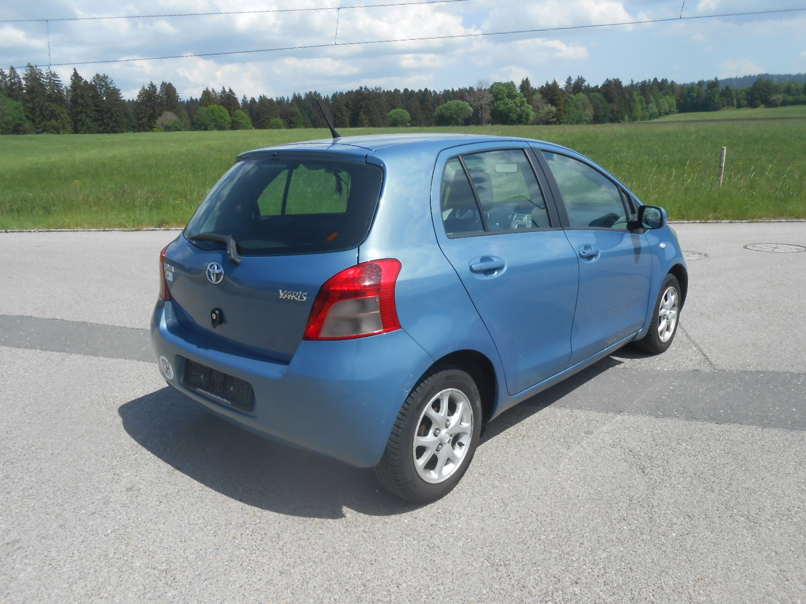 TOYOTA Yaris 1.3 Linea Sol-image-4