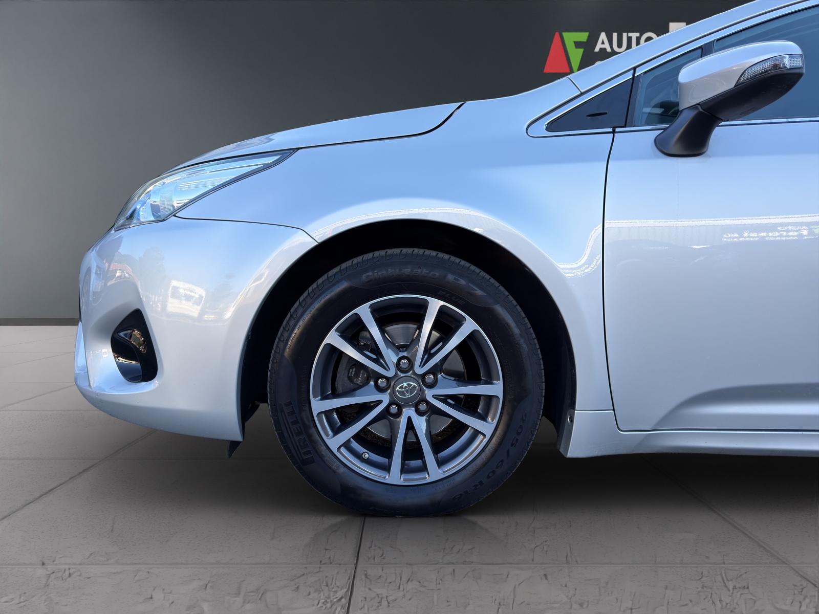TOYOTA Avensis Touring Sports 2.0 Swiss Trend Mdr.S-image-17