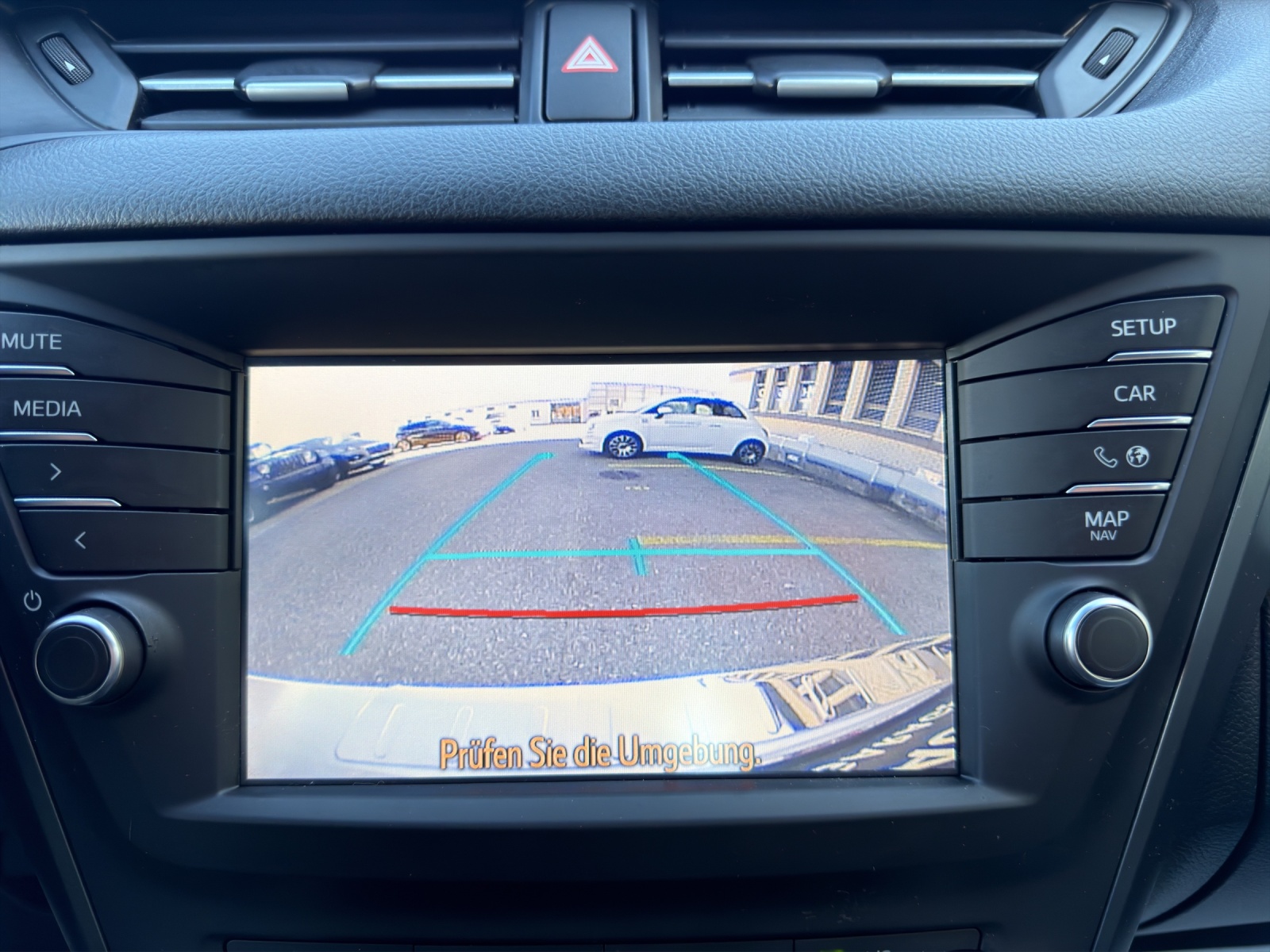 TOYOTA Avensis Touring Sports 2.0 Swiss Trend Mdr.S-image-27