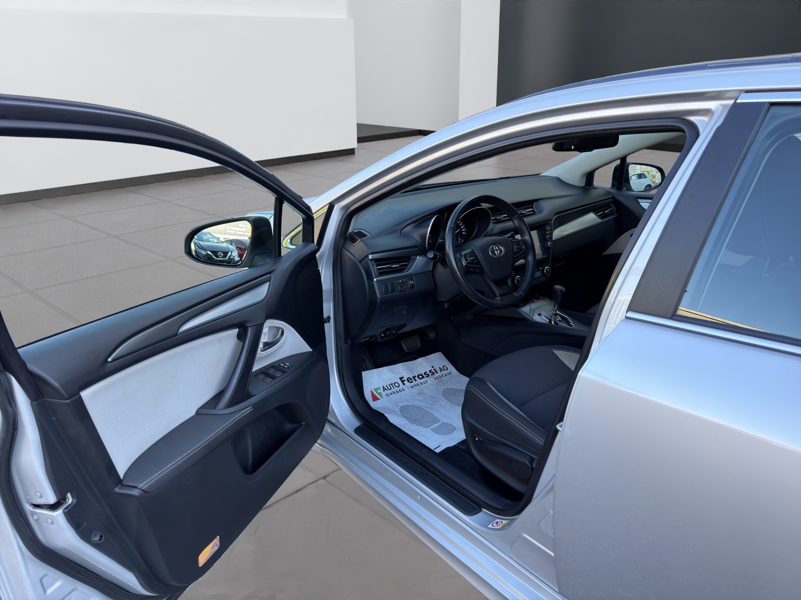 TOYOTA Avensis Touring Sports 2.0 Swiss Trend Mdr.S-image-18