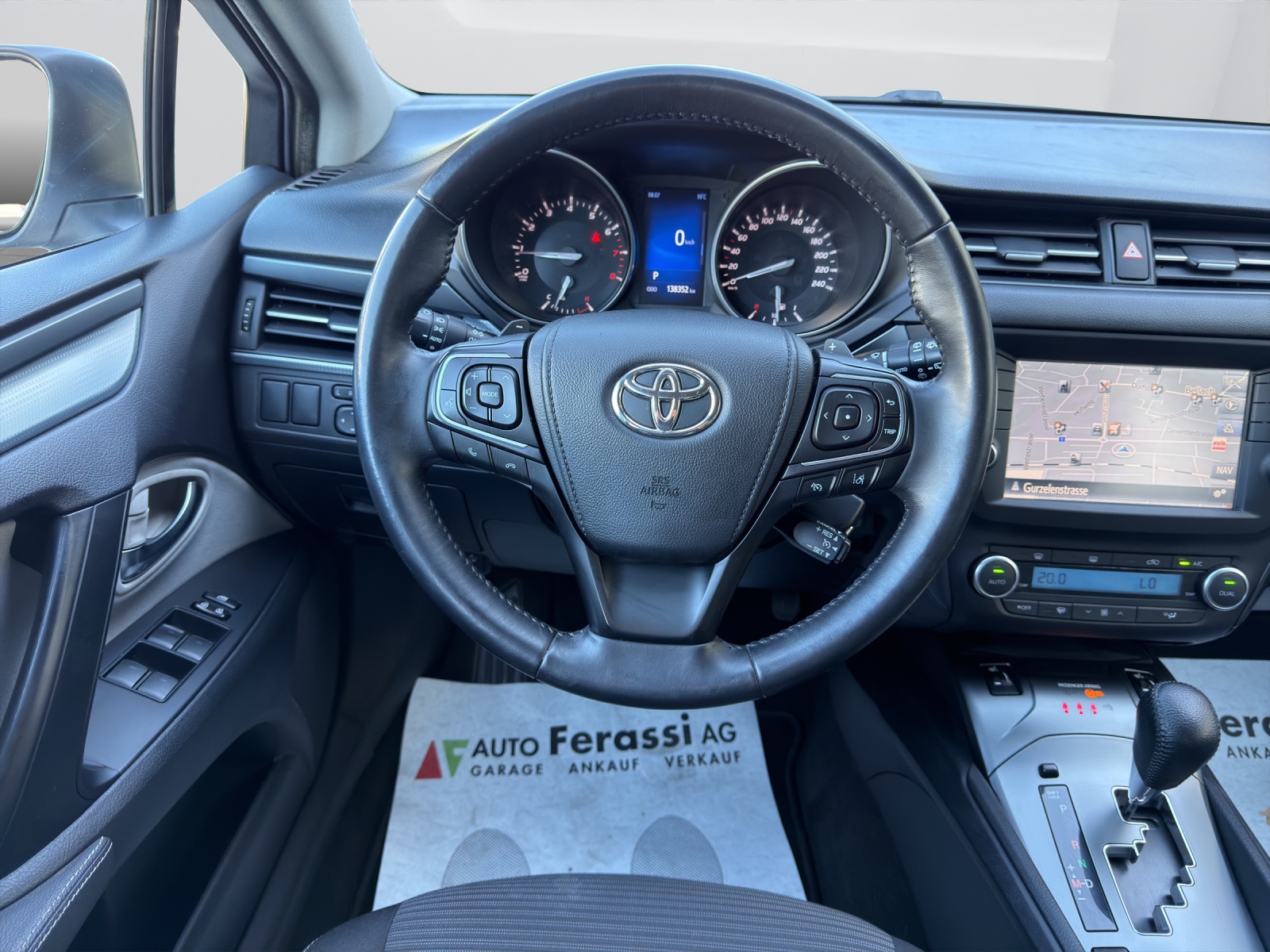 TOYOTA Avensis Touring Sports 2.0 Swiss Trend Mdr.S-image-13