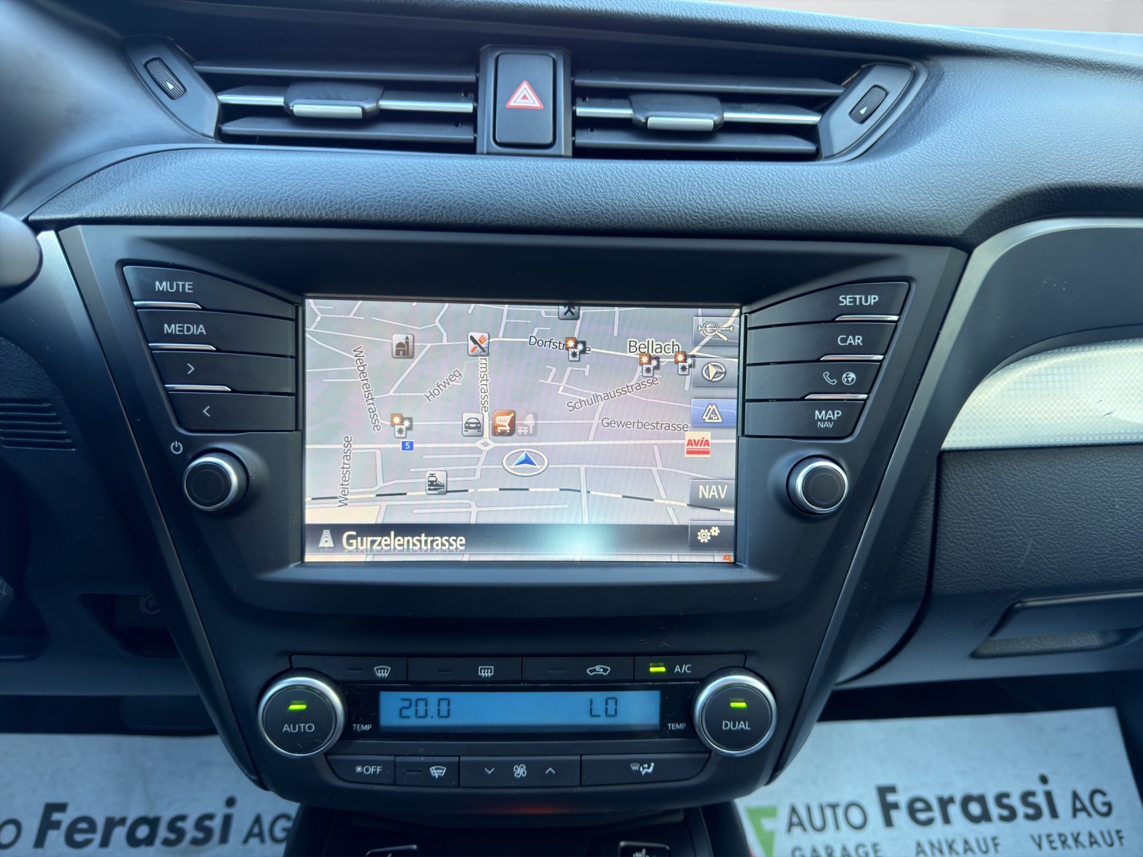 TOYOTA Avensis Touring Sports 2.0 Swiss Trend Mdr.S-image-22