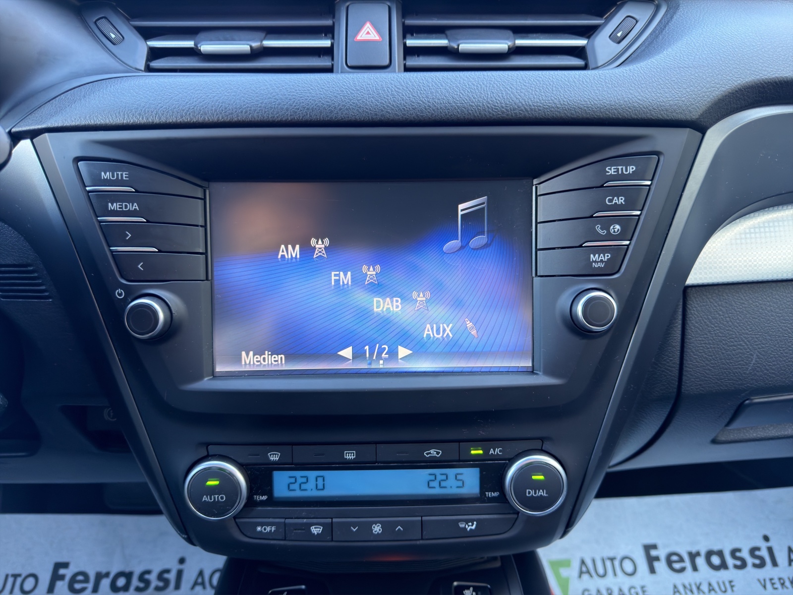 TOYOTA Avensis Touring Sports 2.0 Swiss Trend Mdr.S-image-28