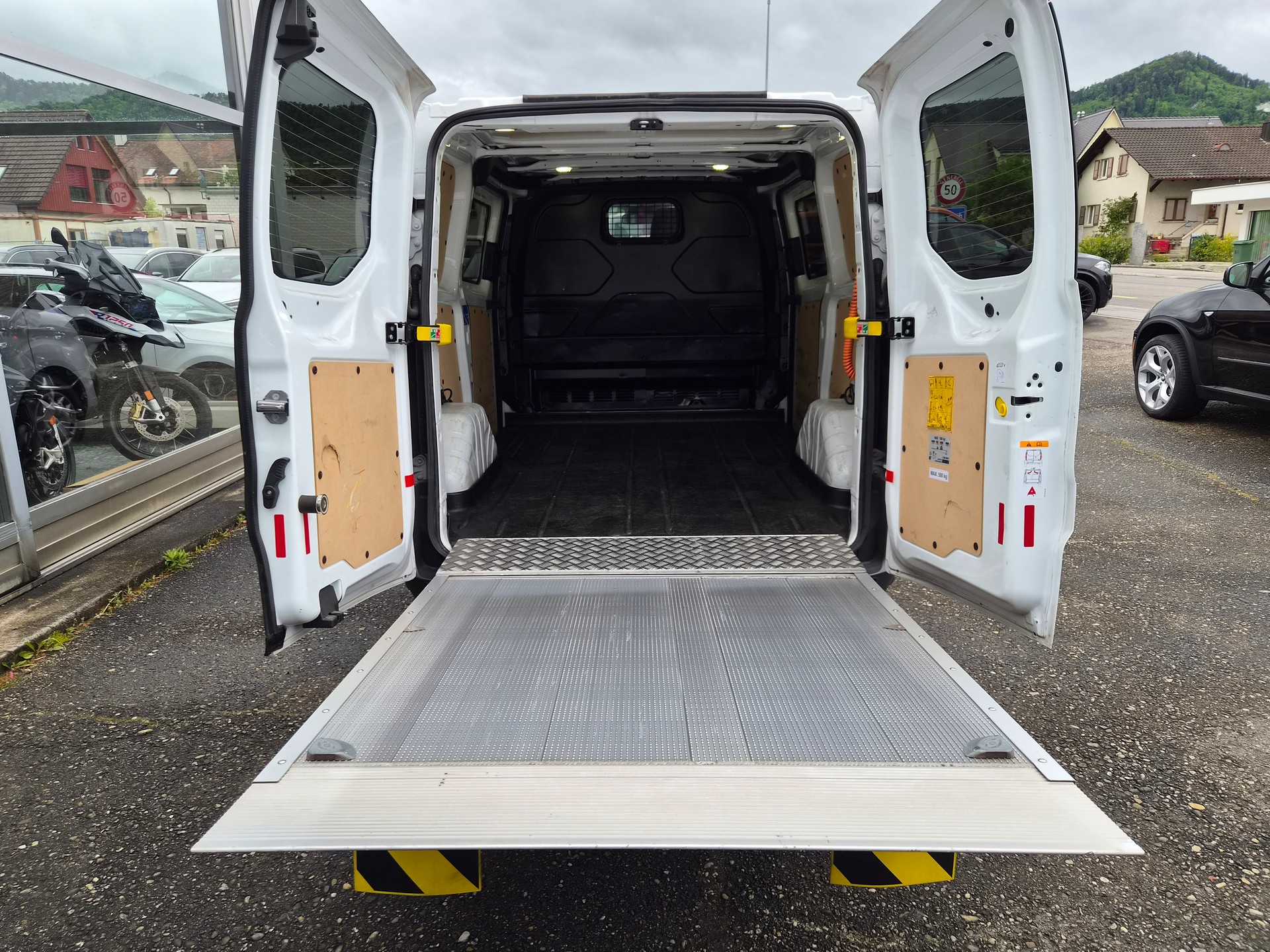 FORD Transit Custom Van 340 L1H1 Trend SelectShift A inkl. Hebebühne & 170 PS!-image-5