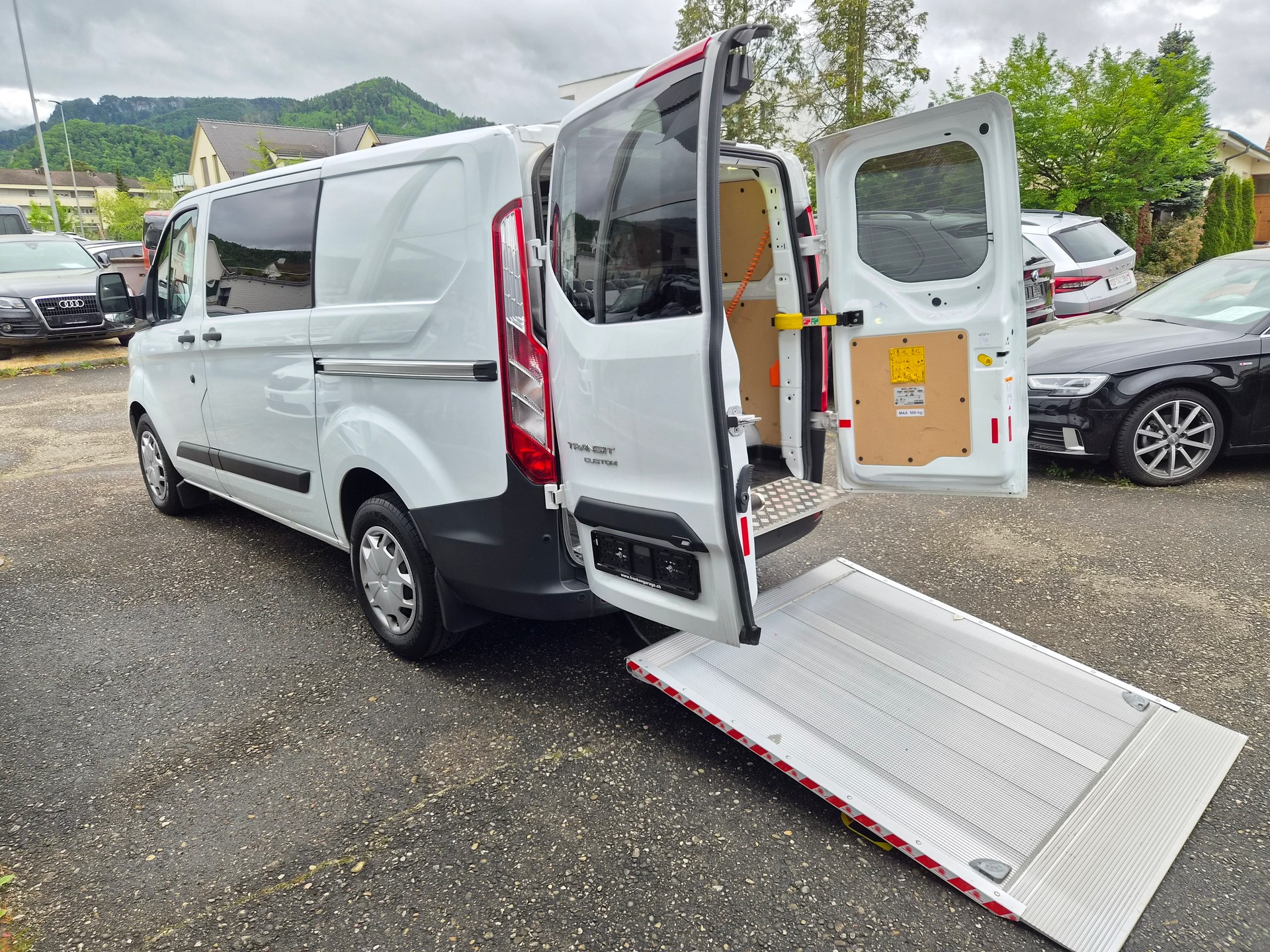 FORD Transit Custom Van 340 L1H1 Trend SelectShift A inkl. Hebebühne & 170 PS!-showroom-element-3