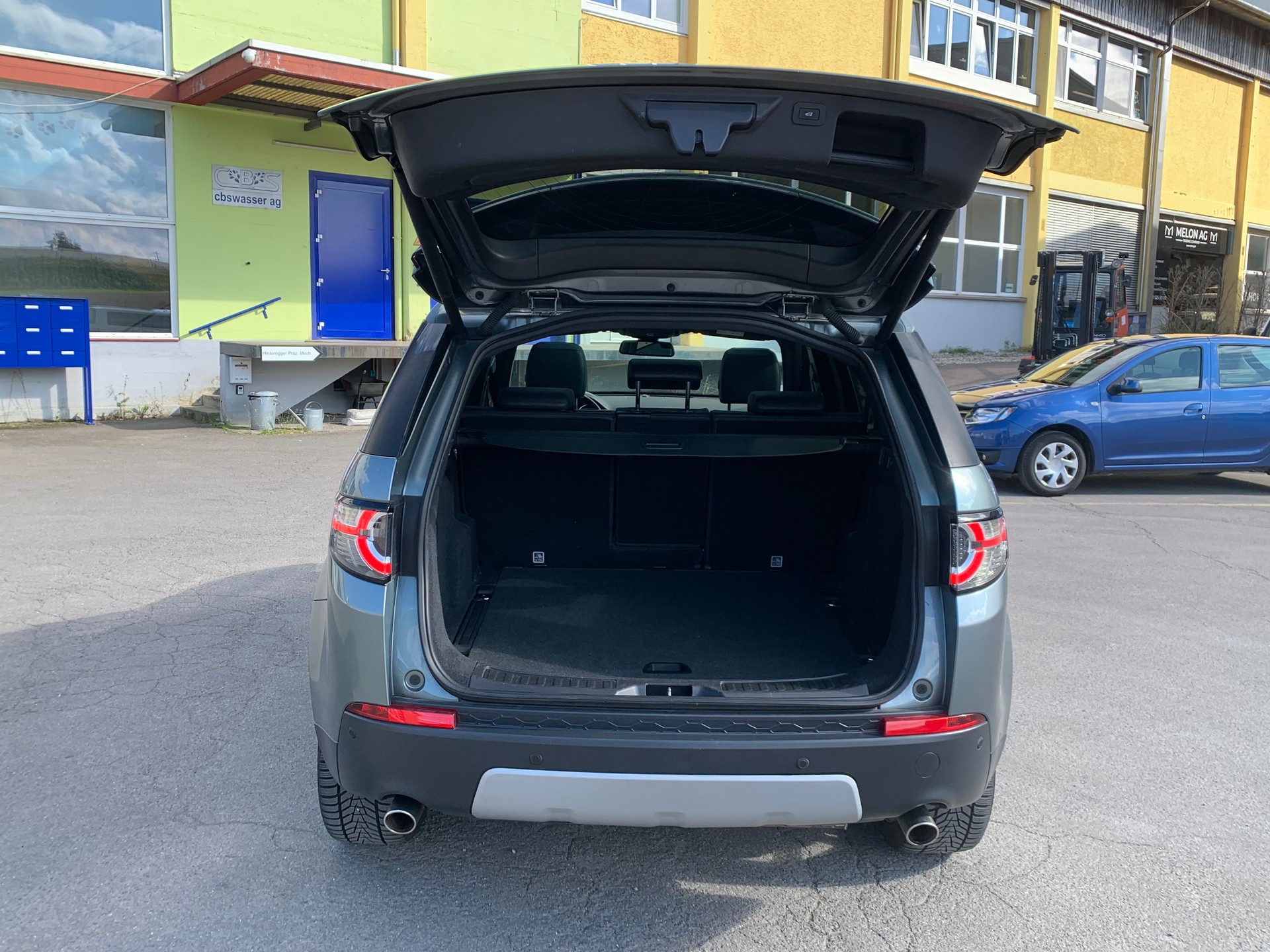 LAND ROVER Discovery Sport 2.0 TD4 SE AT9-image-9