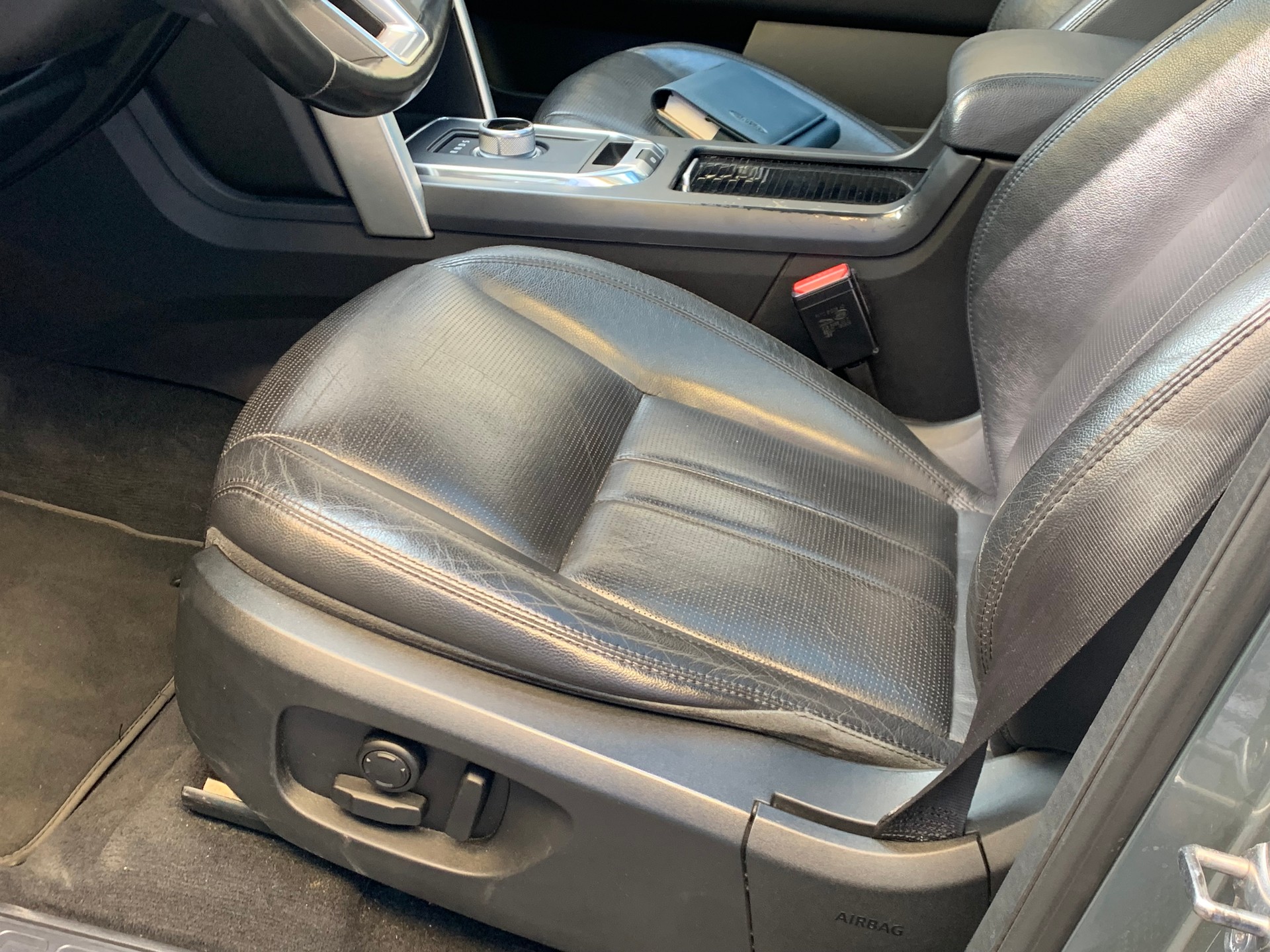 LAND ROVER Discovery Sport 2.0 TD4 SE AT9-image-12