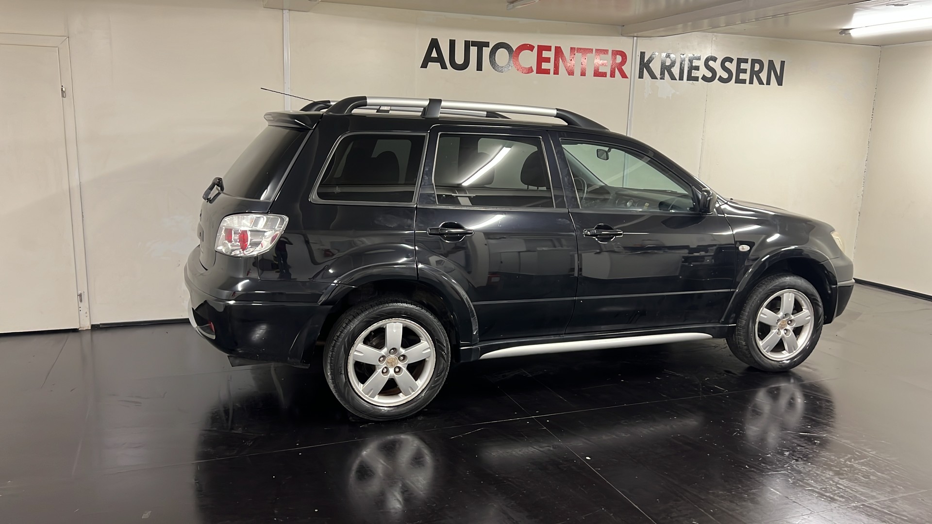 MITSUBISHI Outlander 2.0 16V Celebration 30-image-3
