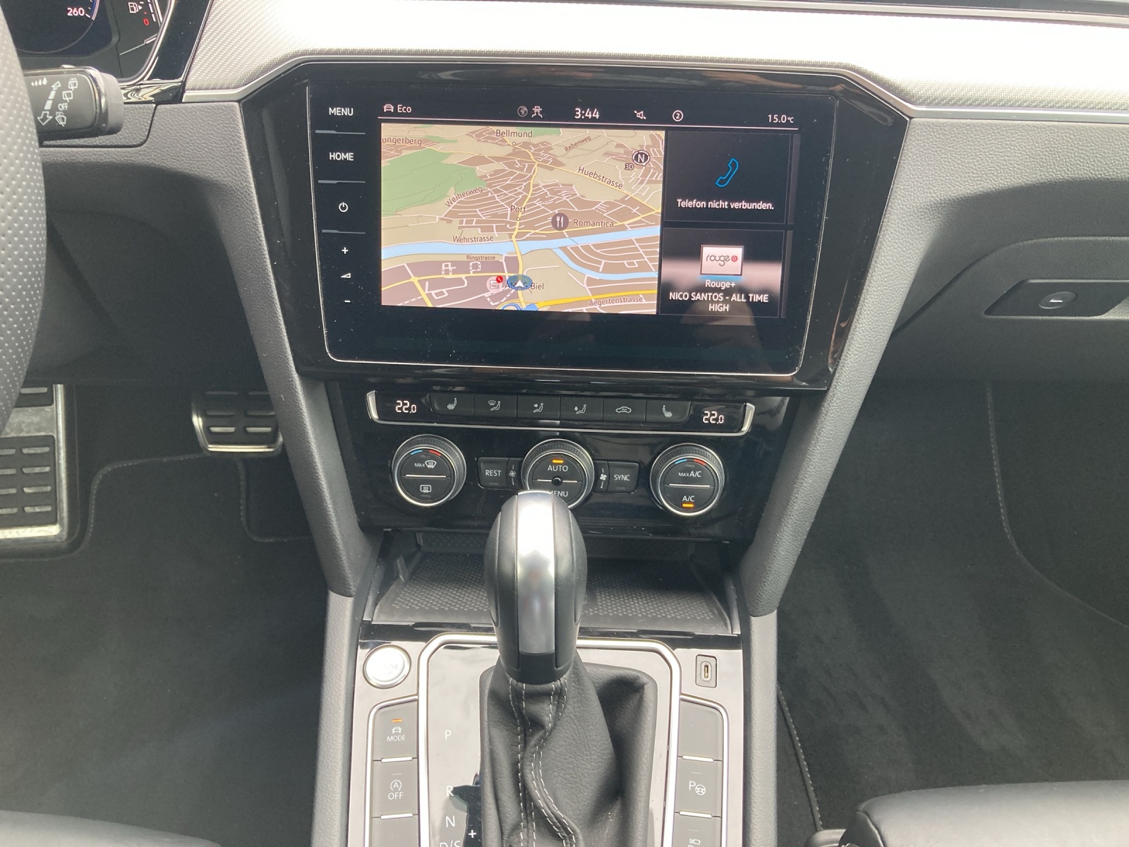 VW Passat Variant 2.0 TSI R-Line Edition 4Motion DSG-image-10