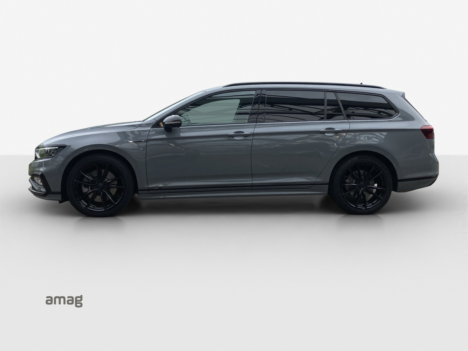 VW Passat Variant 2.0 TSI R-Line Edition 4Motion DSG-image-1