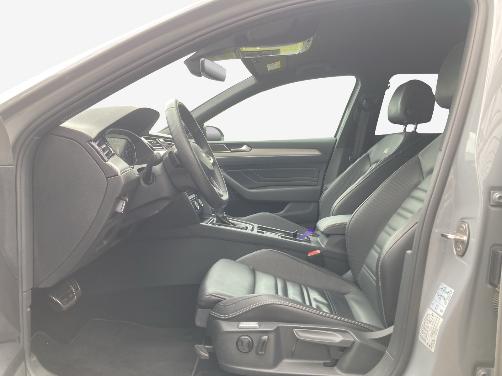 VW Passat Variant 2.0 TSI R-Line Edition 4Motion DSG-image-7