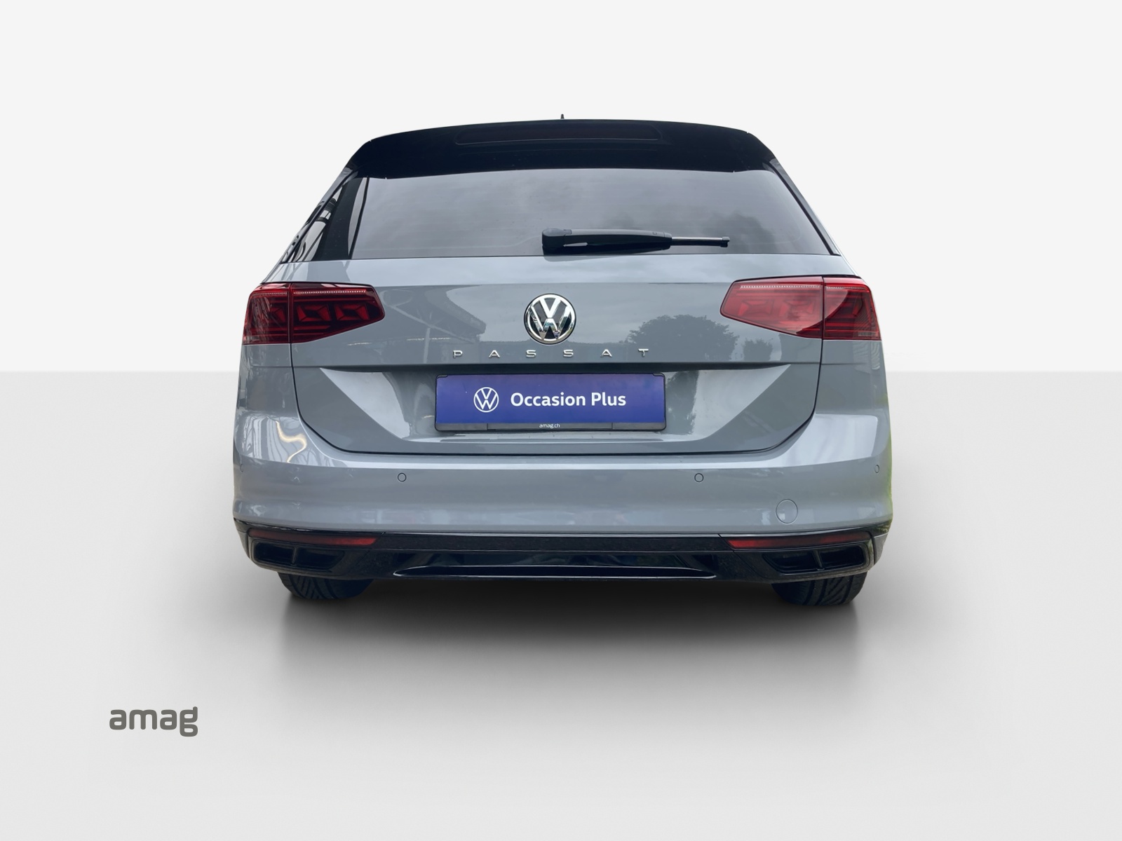VW Passat Variant 2.0 TSI R-Line Edition 4Motion DSG-image-3