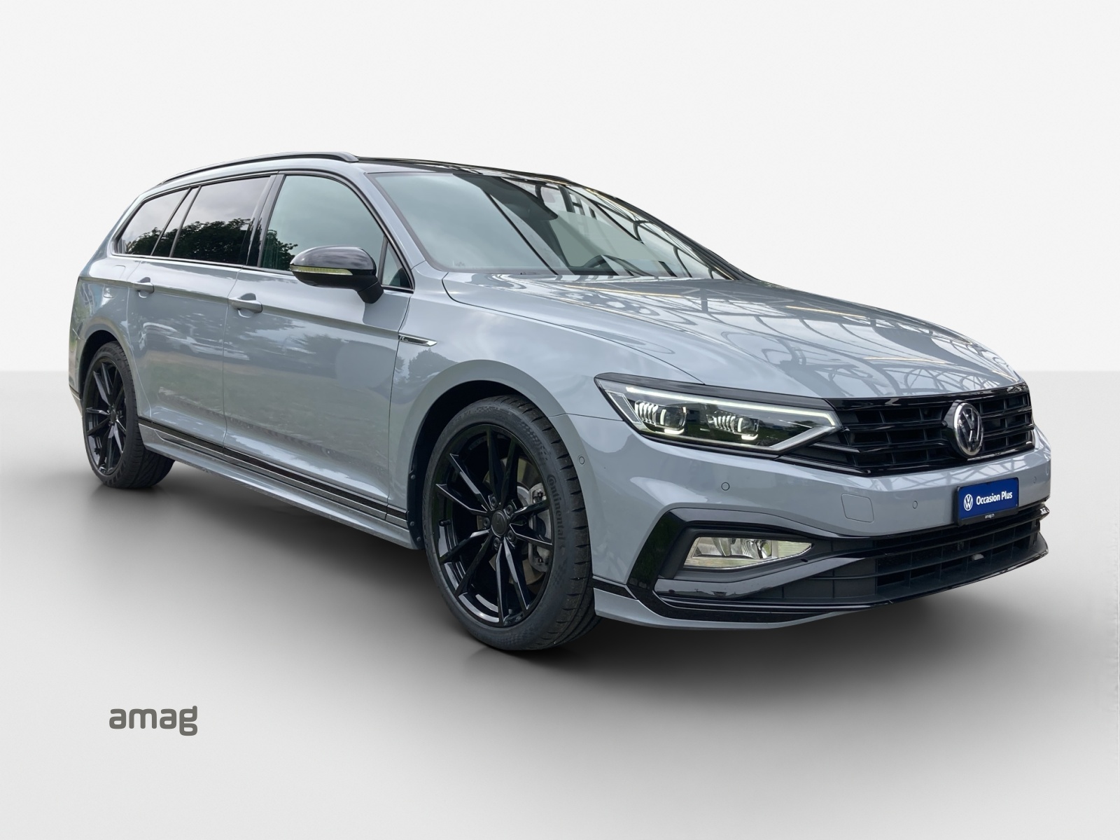VW Passat Variant 2.0 TSI R-Line Edition 4Motion DSG-image-5