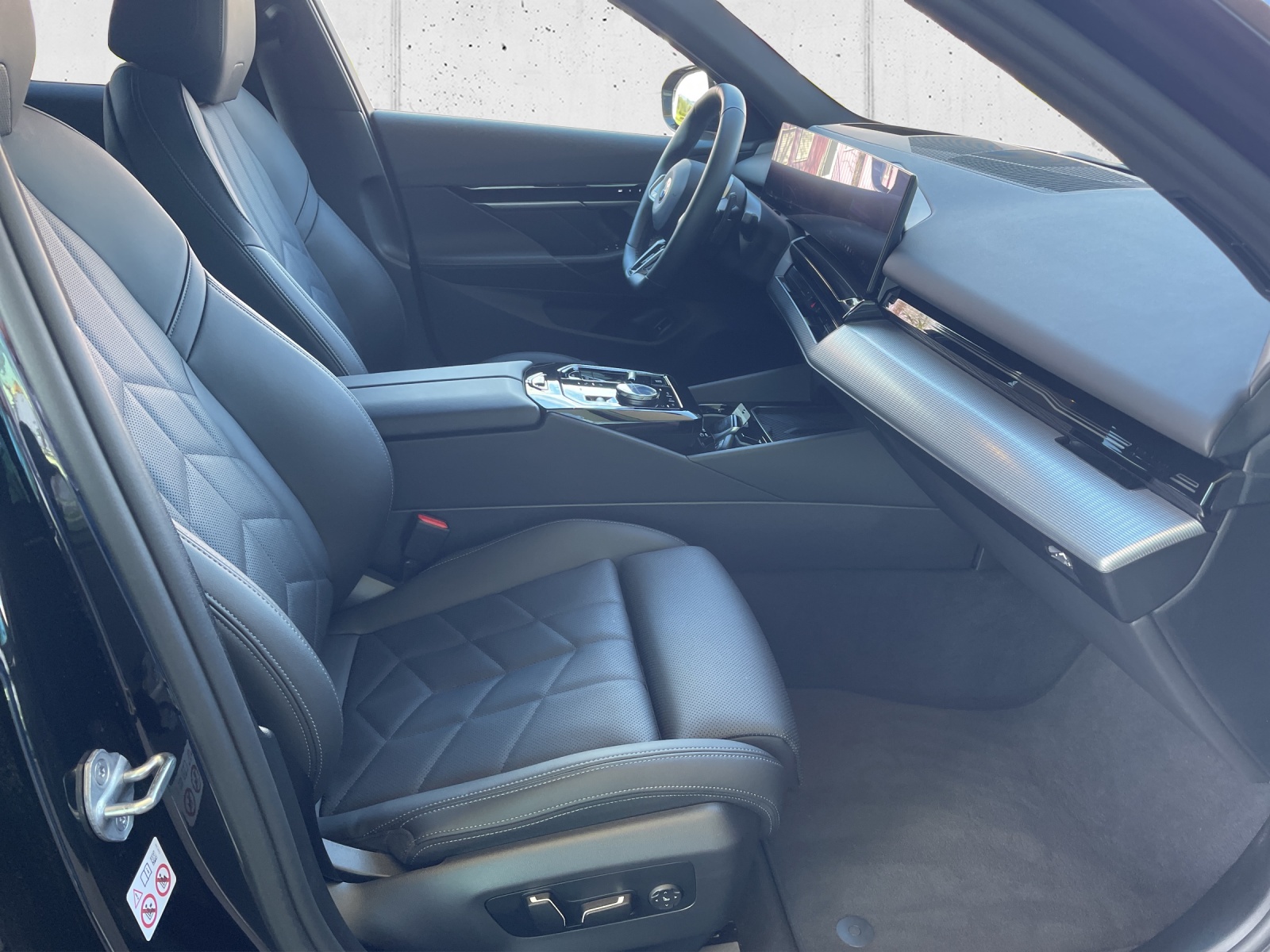 BMW 520d xDr 48V Tour M Sport-image-16