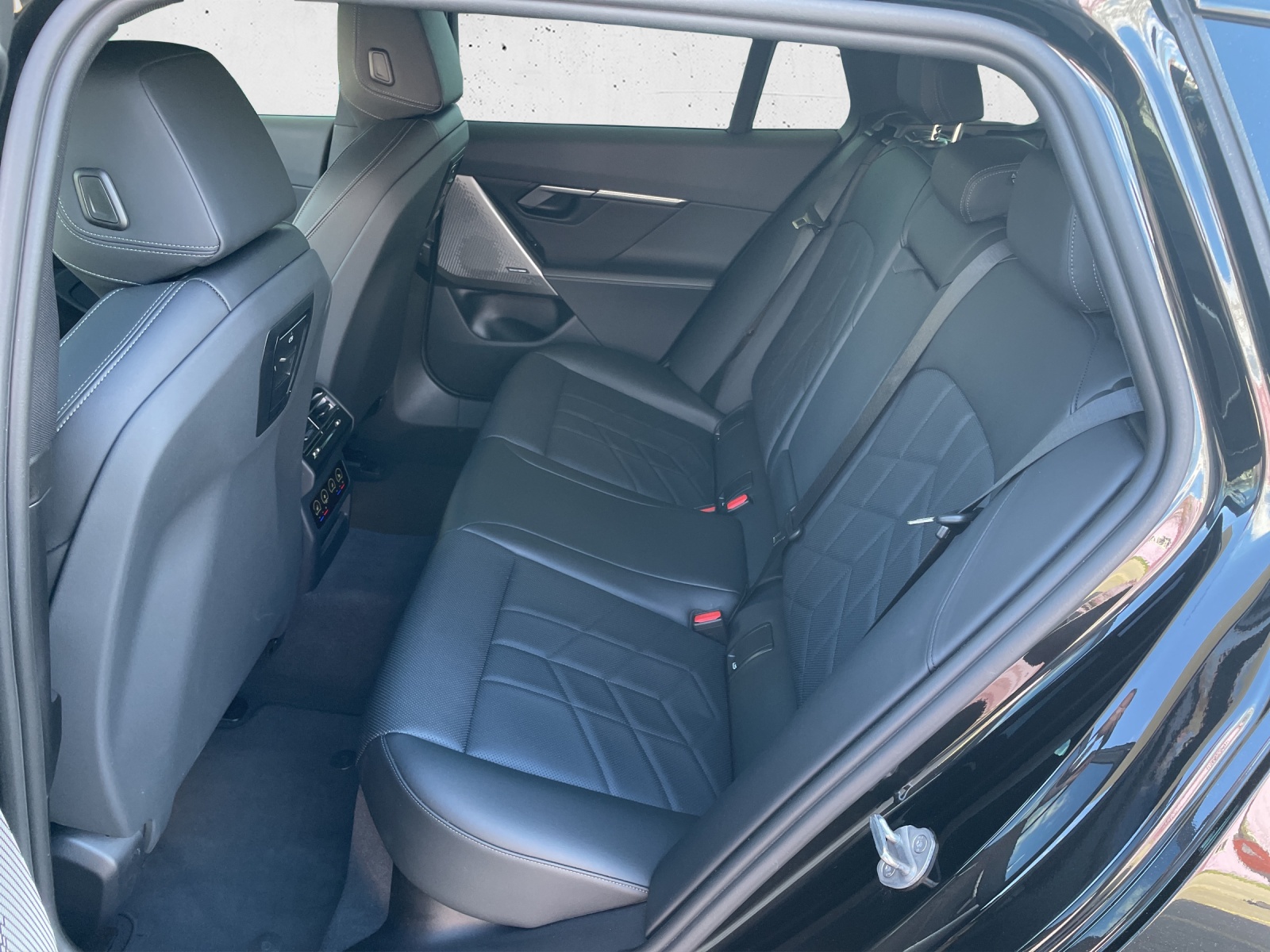 BMW 520d xDr 48V Tour M Sport-image-13