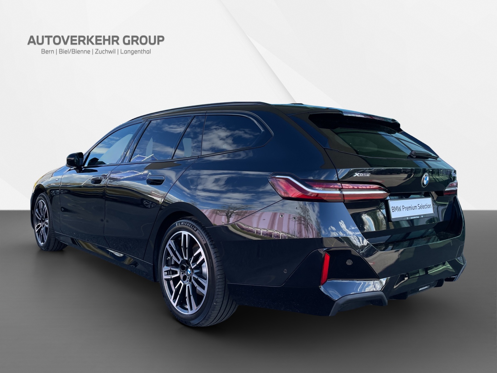 BMW 520d xDr 48V Tour M Sport-showroom-element-3
