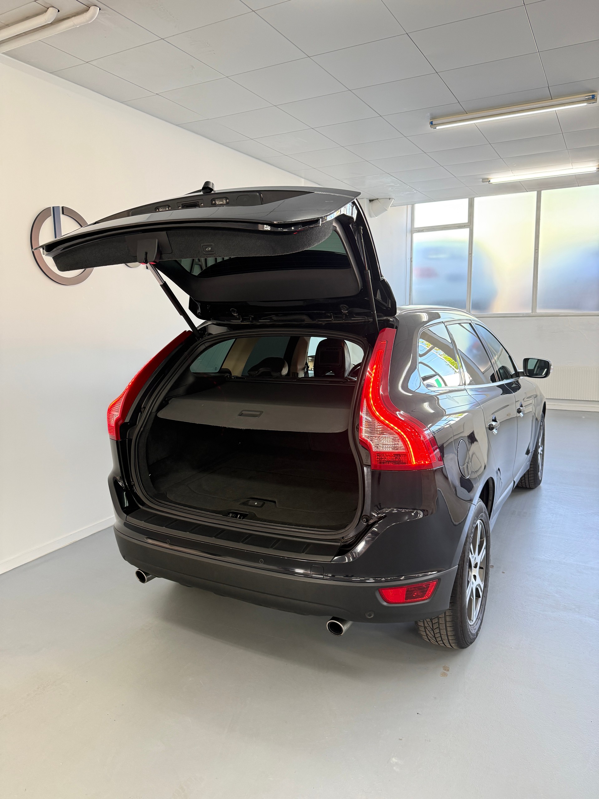 VOLVO XC60 2.4D AWD Geartronic-image-14