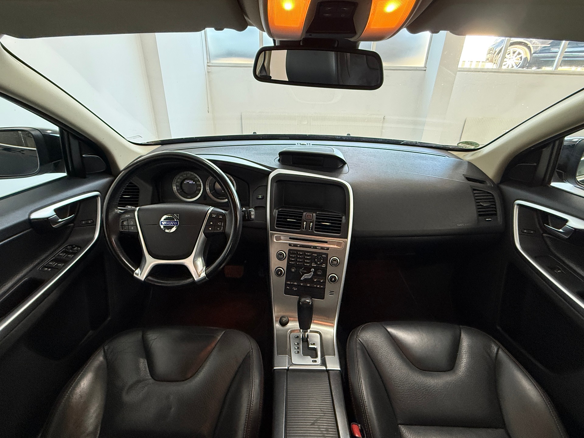 VOLVO XC60 2.4D AWD Geartronic-image-8