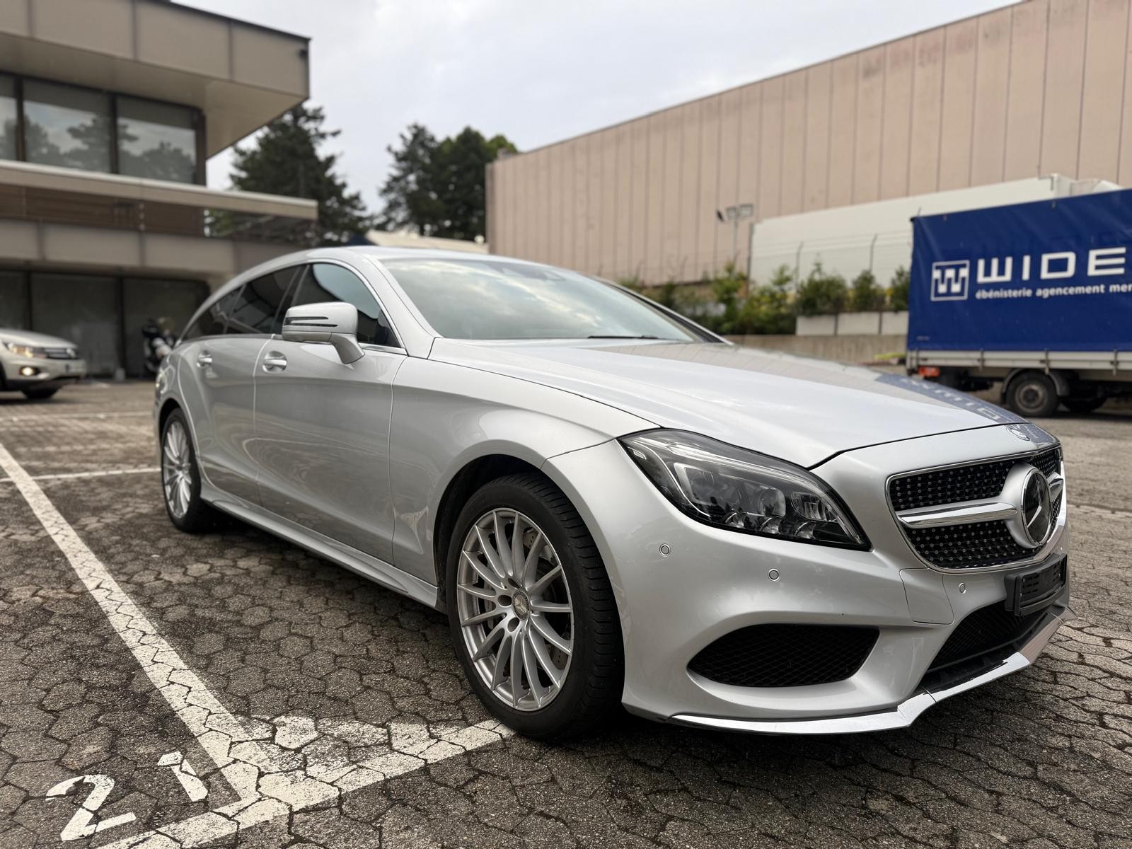 MERCEDES-BENZ CLS 500 V8 4matic