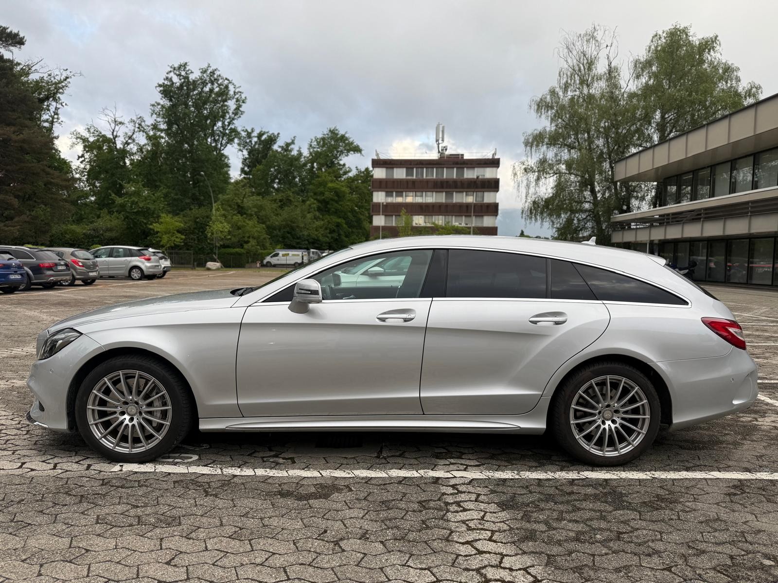 MERCEDES-BENZ CLS 500 V8 4matic-image-1
