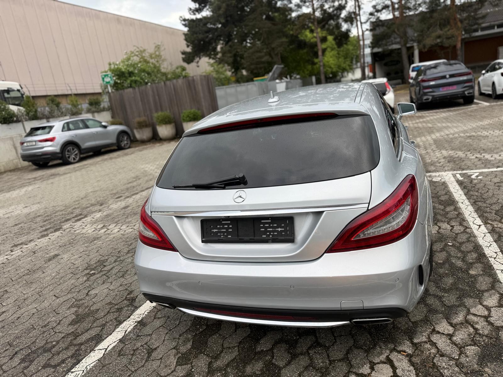 MERCEDES-BENZ CLS 500 V8 4matic-image-2