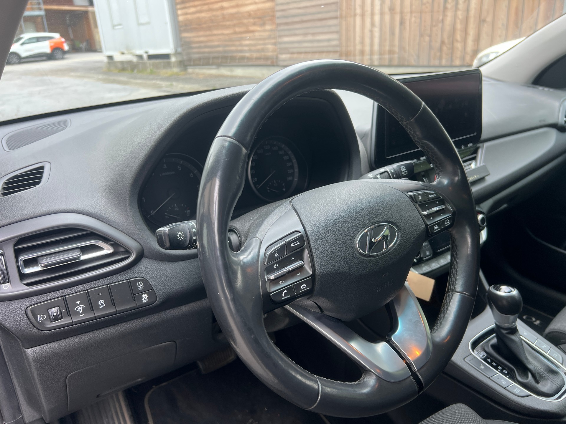 HYUNDAI Wagon 1.5 T-GDi 48V MH DCT-image-2