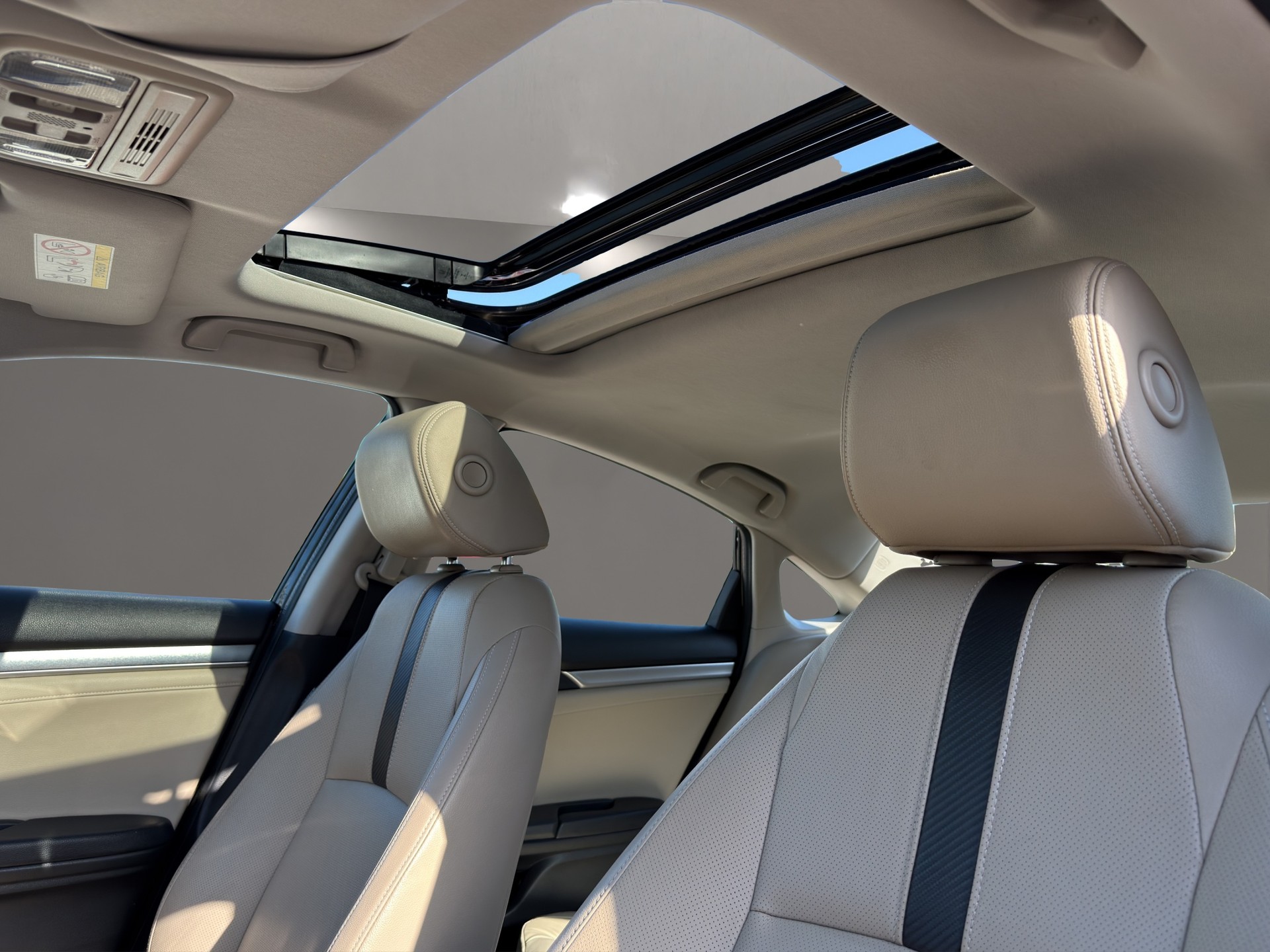 HONDA Civic Sedan 1.5 VTEC Executive Premium CVT-image-9