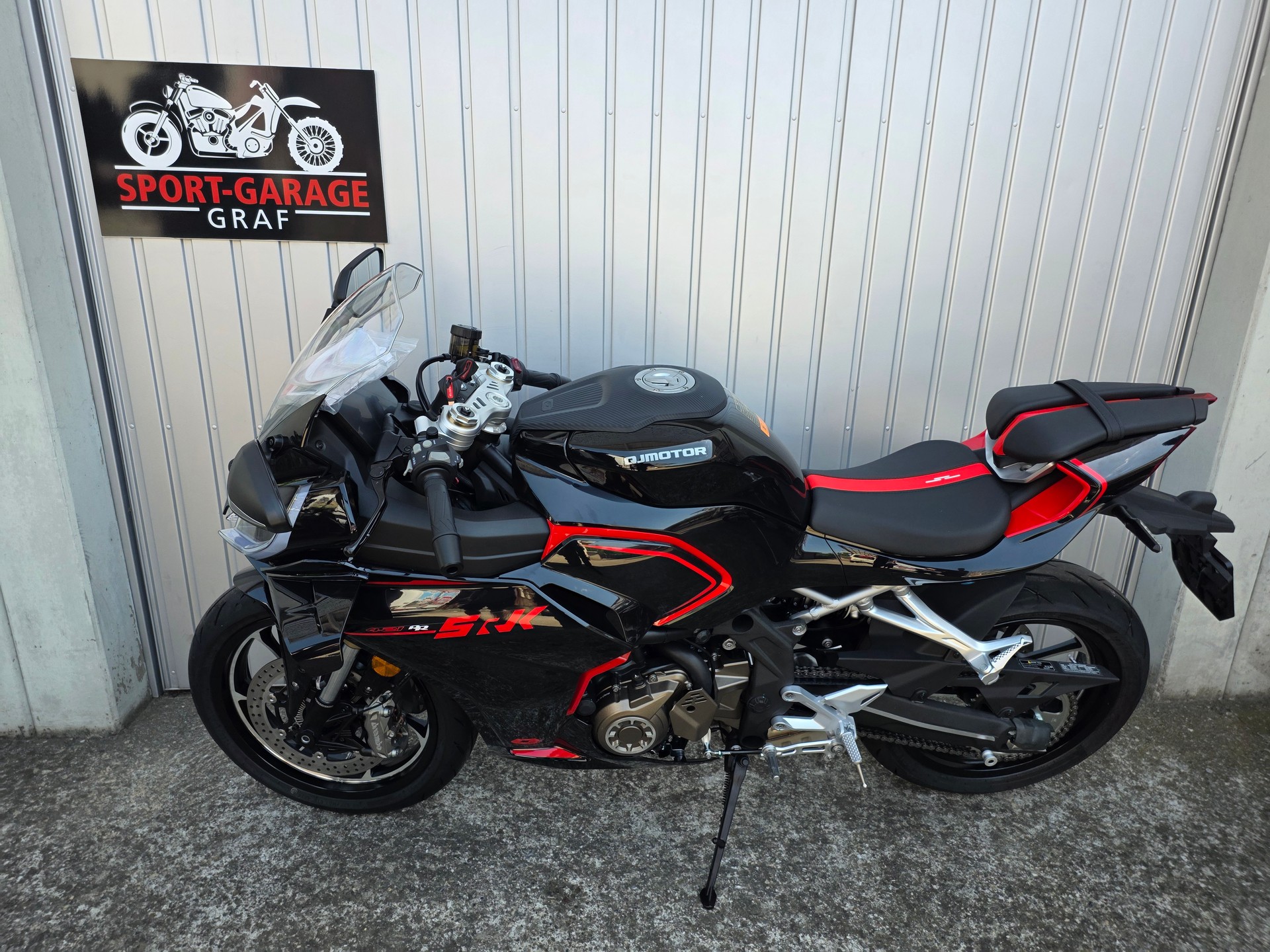 QJ Srk 421RR Supersport-image-1
