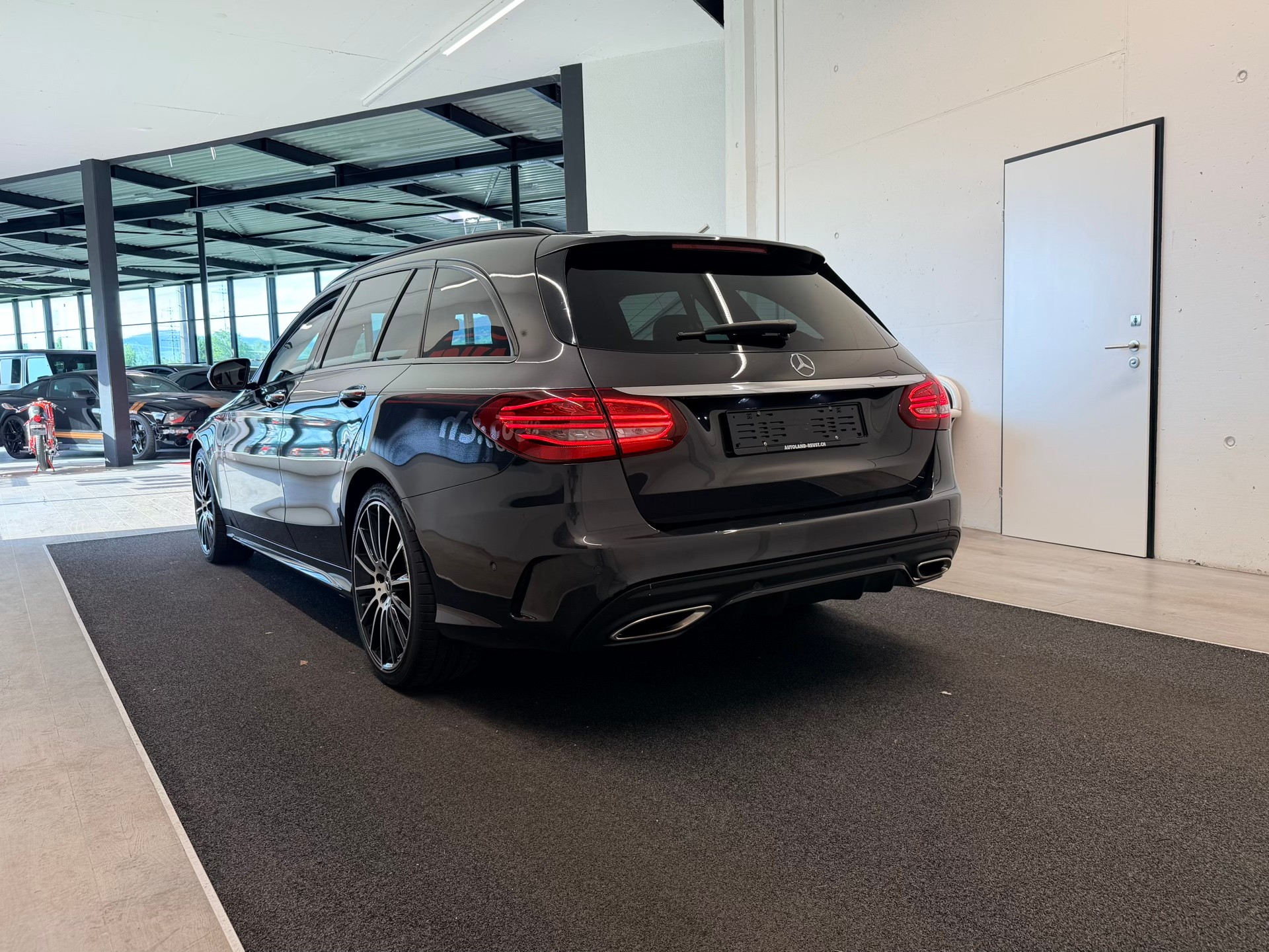 MERCEDES-BENZ C 300 AMG Line 4Matic 9G-Tronic-image-7