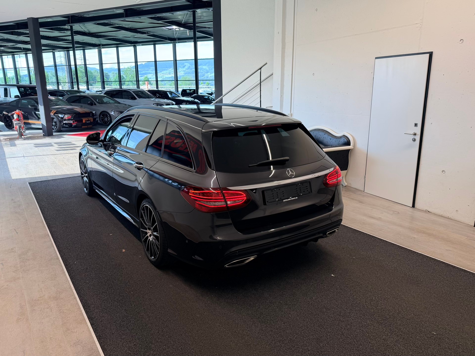 MERCEDES-BENZ C 300 AMG Line 4Matic 9G-Tronic-image-8