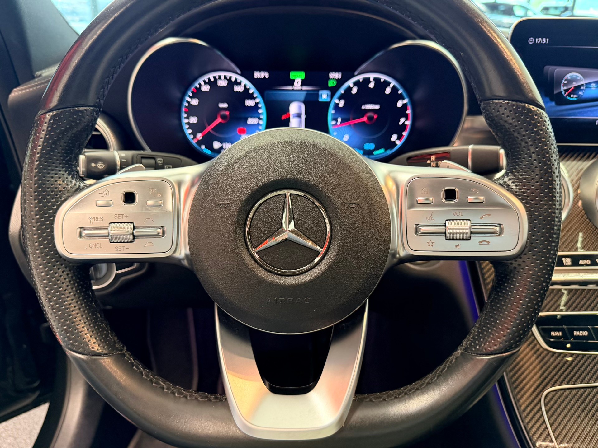 MERCEDES-BENZ C 300 AMG Line 4Matic 9G-Tronic-image-27