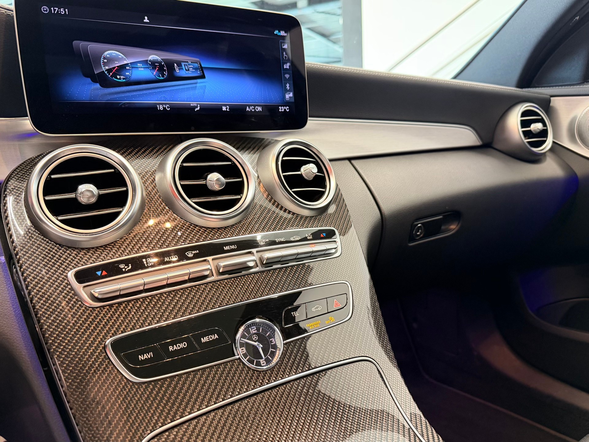 MERCEDES-BENZ C 300 AMG Line 4Matic 9G-Tronic-image-24