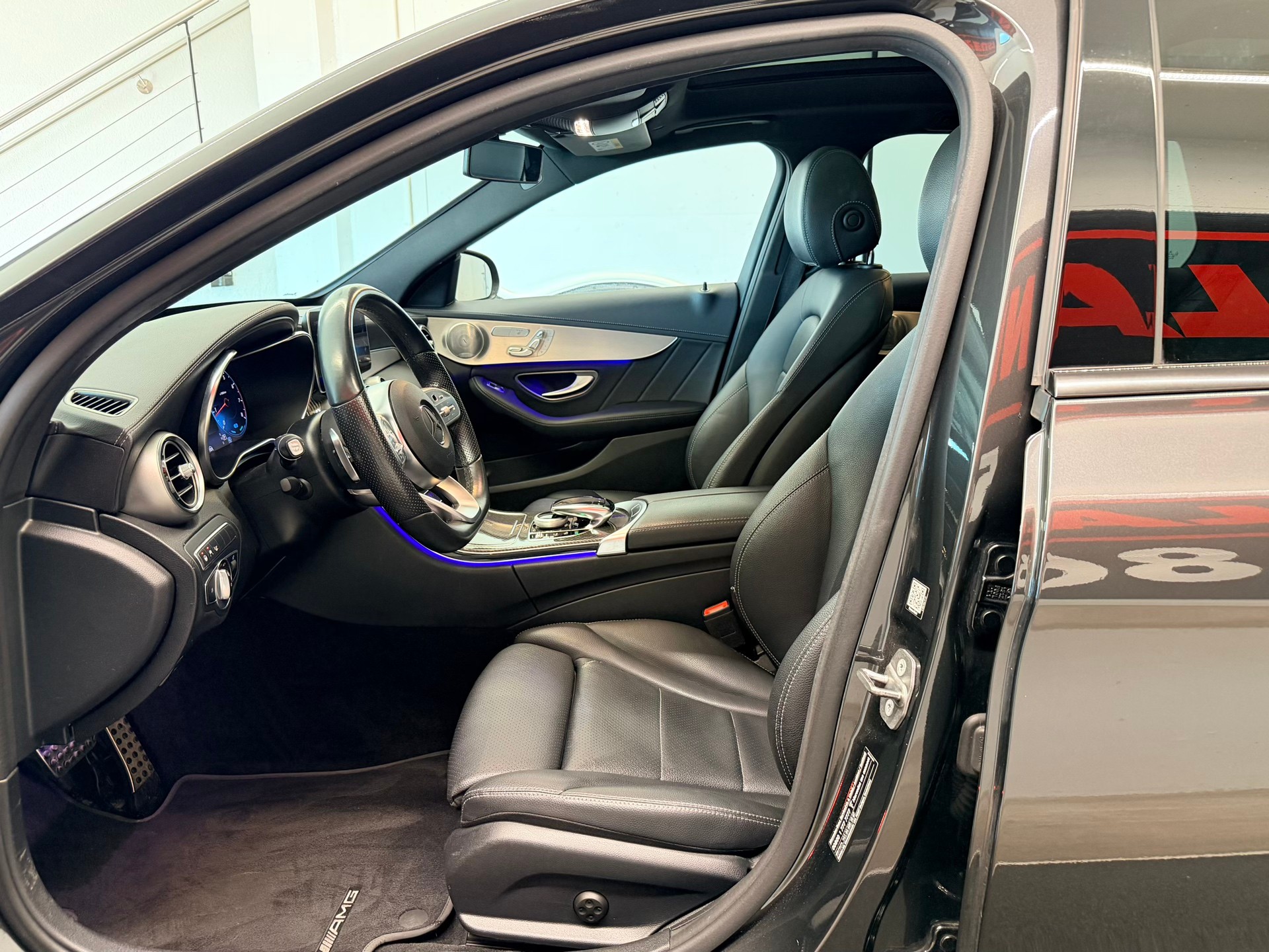 MERCEDES-BENZ C 300 AMG Line 4Matic 9G-Tronic-image-14