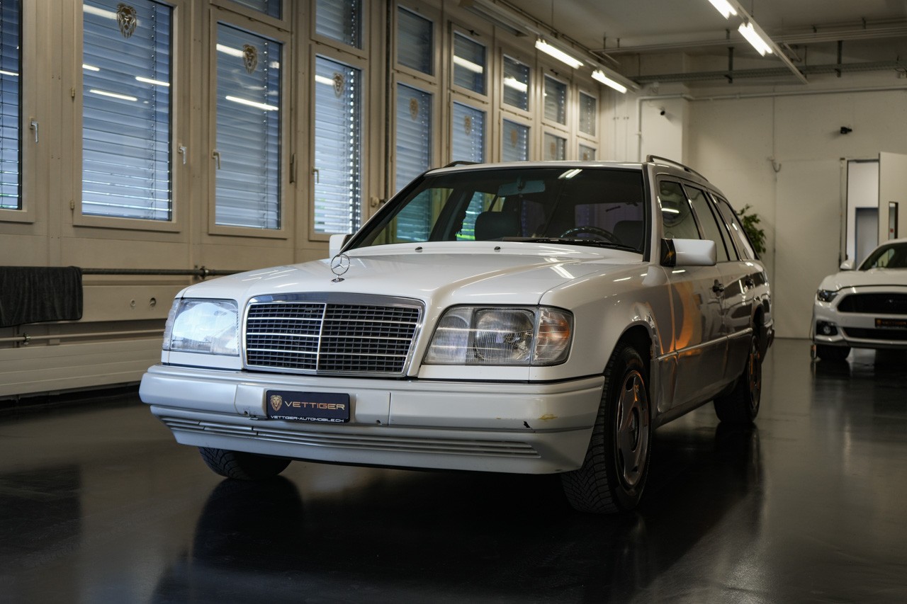 MERCEDES-BENZ E 280-showroom-element-2