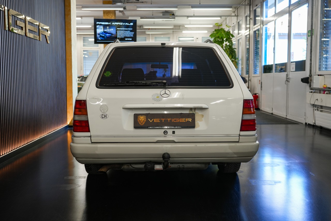 MERCEDES-BENZ E 280-image-4