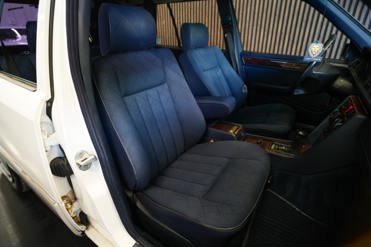MERCEDES-BENZ E 280-image-14