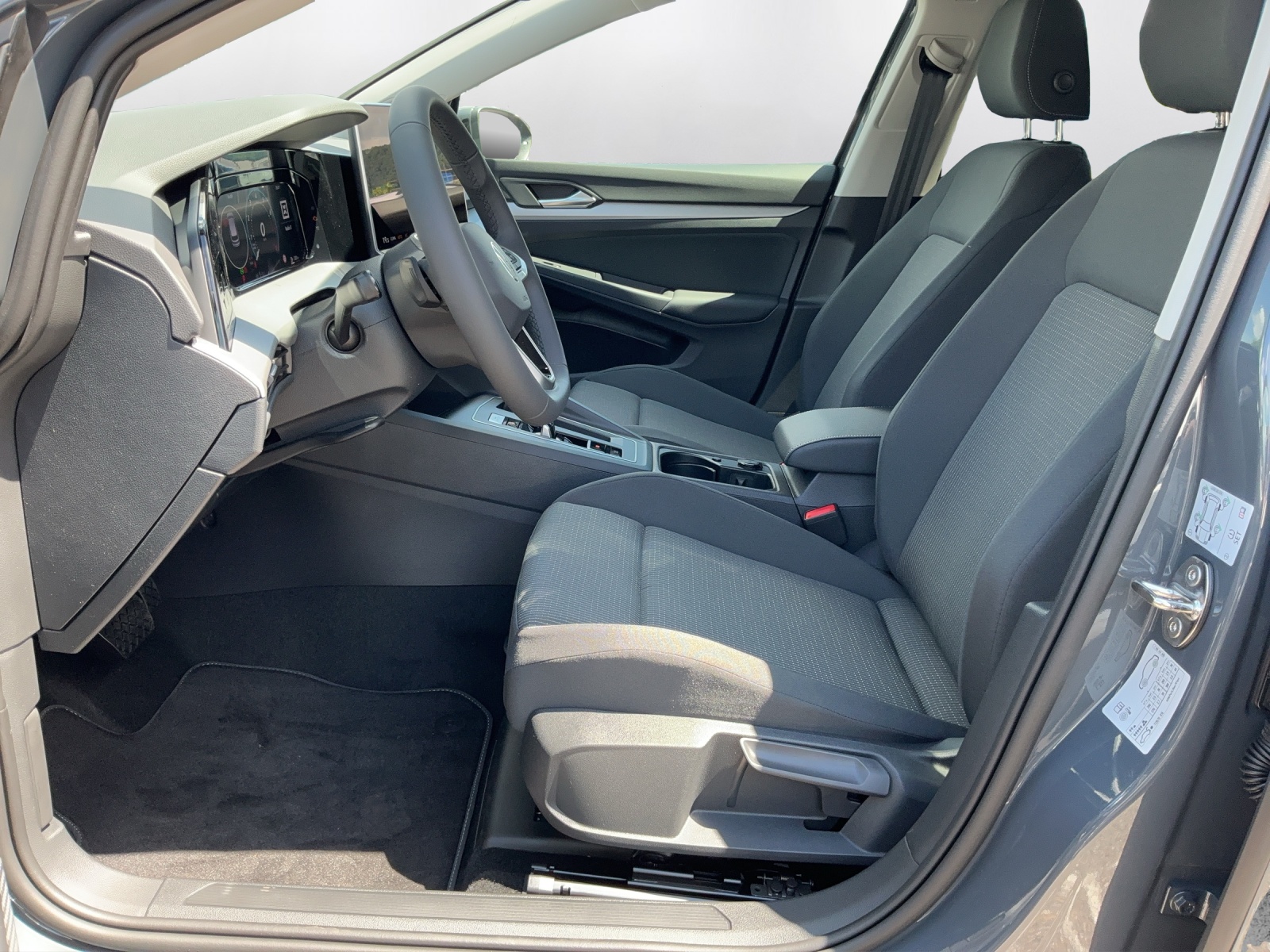 VW Golf 1.5 e TSI mHEV Value DSG-image-9