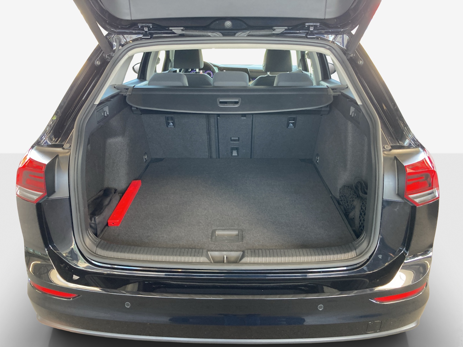 VW Golf Variant 1.5 eTSI mHEV Life-image-12