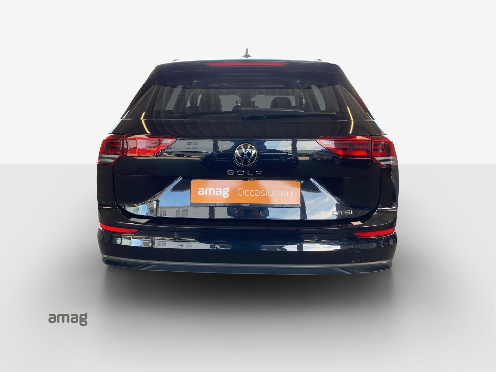 VW Golf Variant 1.5 eTSI mHEV Life-showroom-element-3