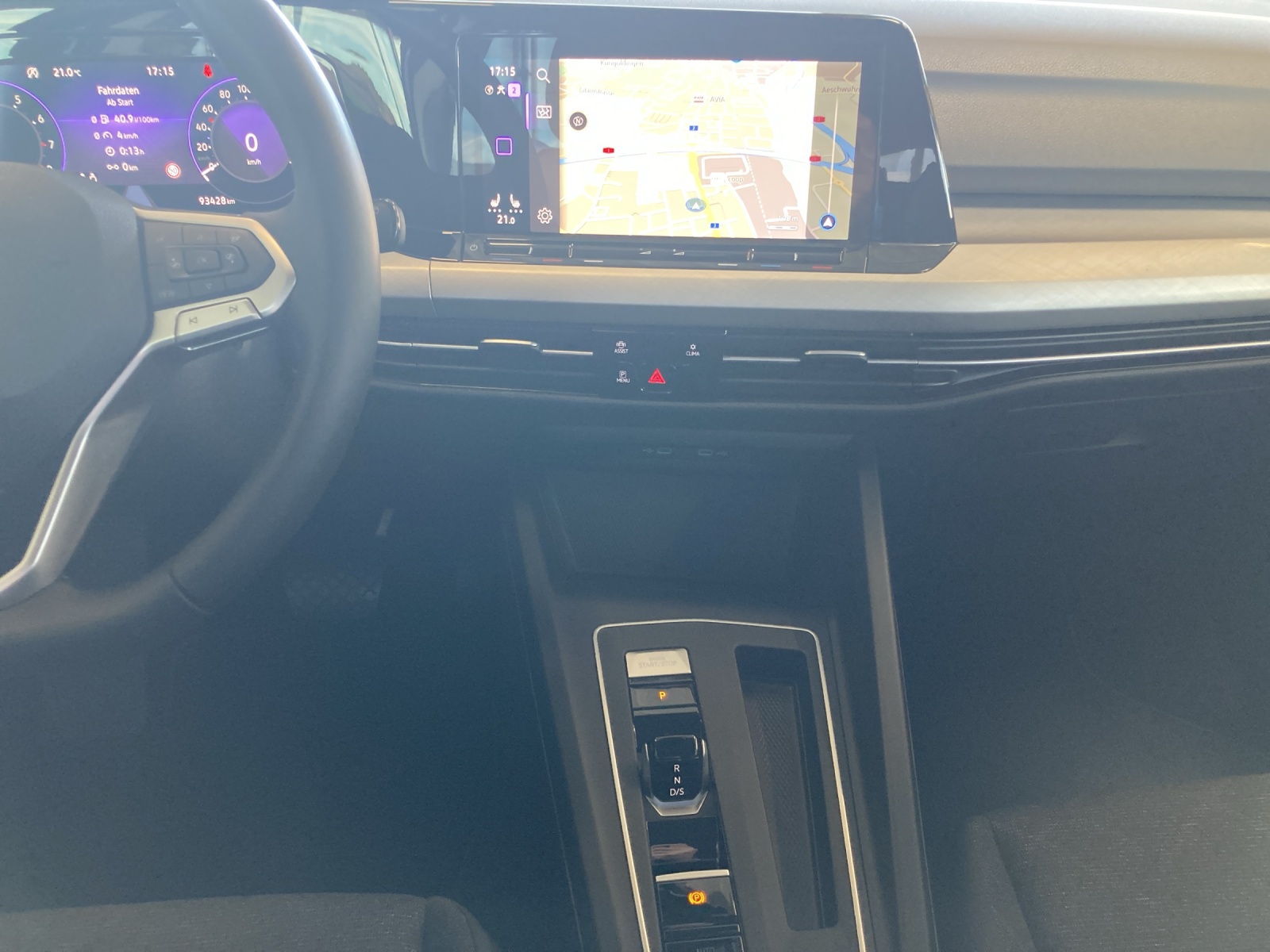 VW Golf Variant 1.5 eTSI mHEV Life-image-10