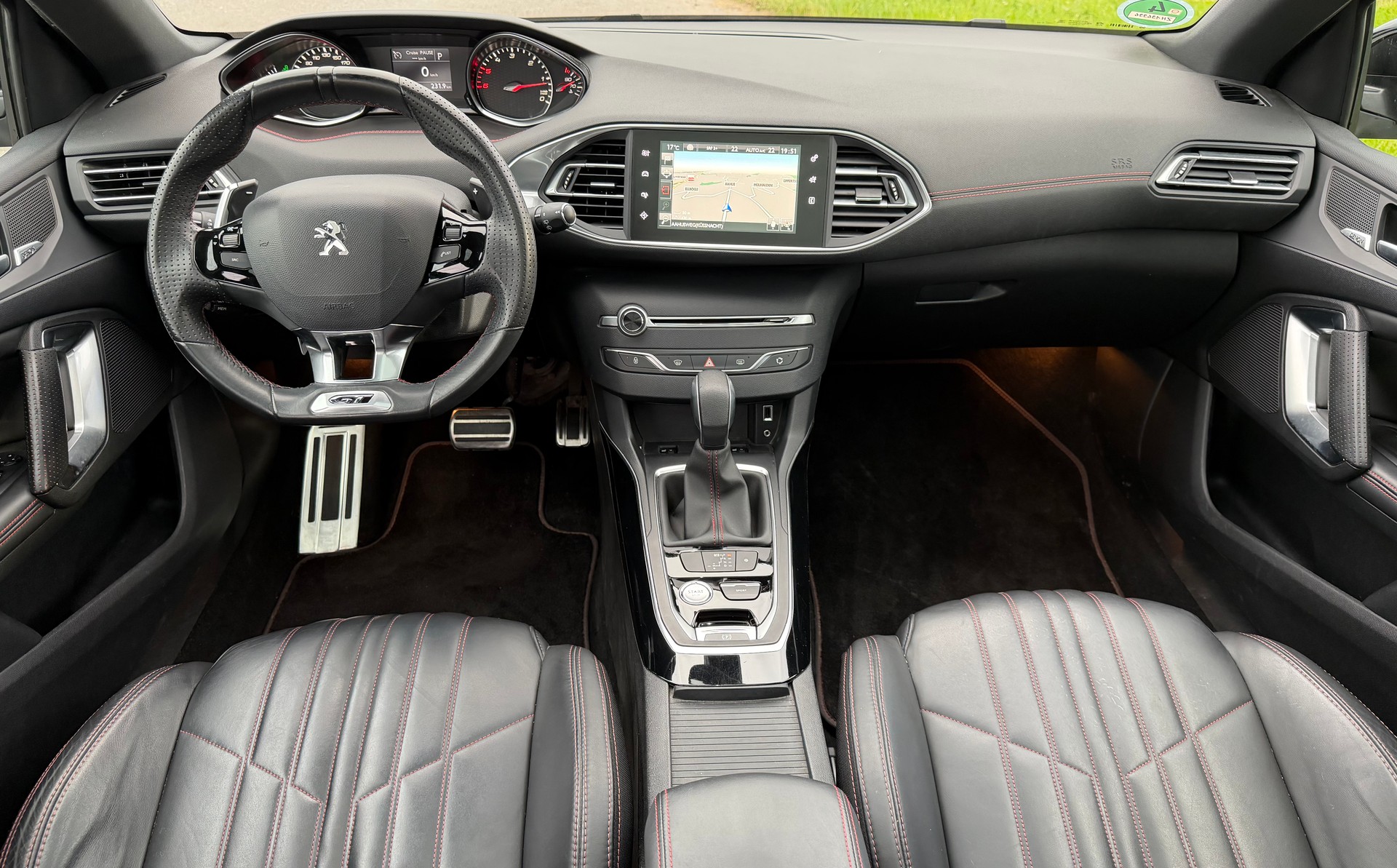 PEUGEOT 308 SW 2.0 BlueHDI GT Automatic-image-11