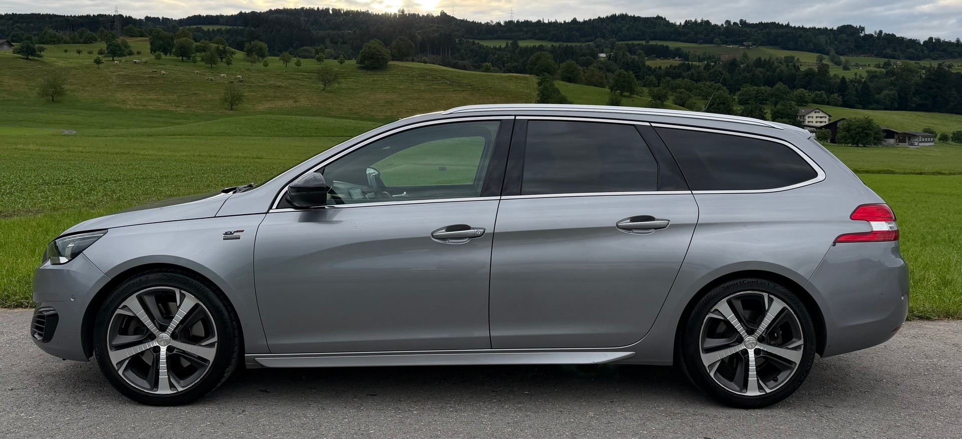 PEUGEOT 308 SW 2.0 BlueHDI GT Automatic-image-2