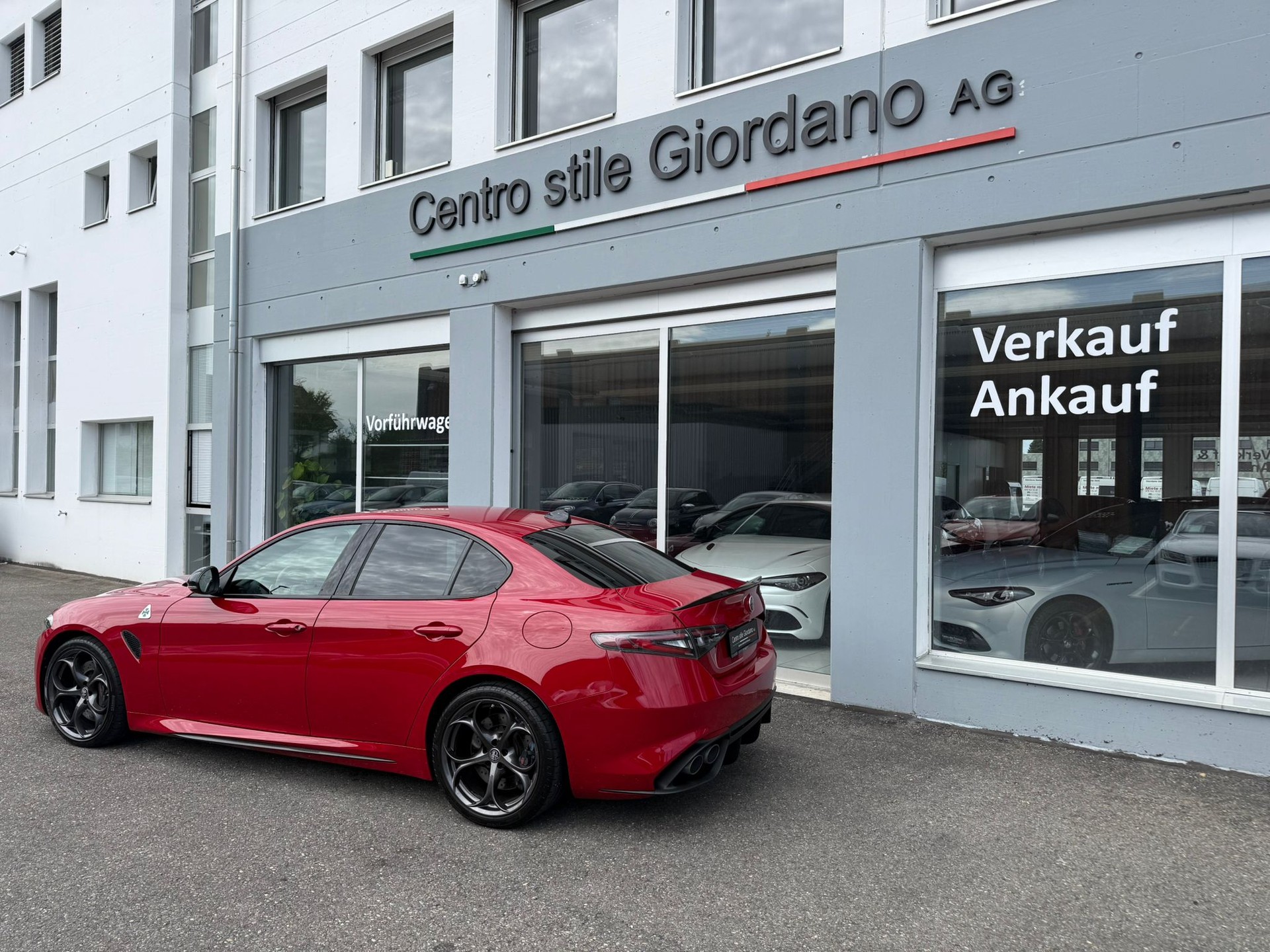ALFA ROMEO Giulia 2.9 V6 Quadrifoglio 520PS-showroom-element-2