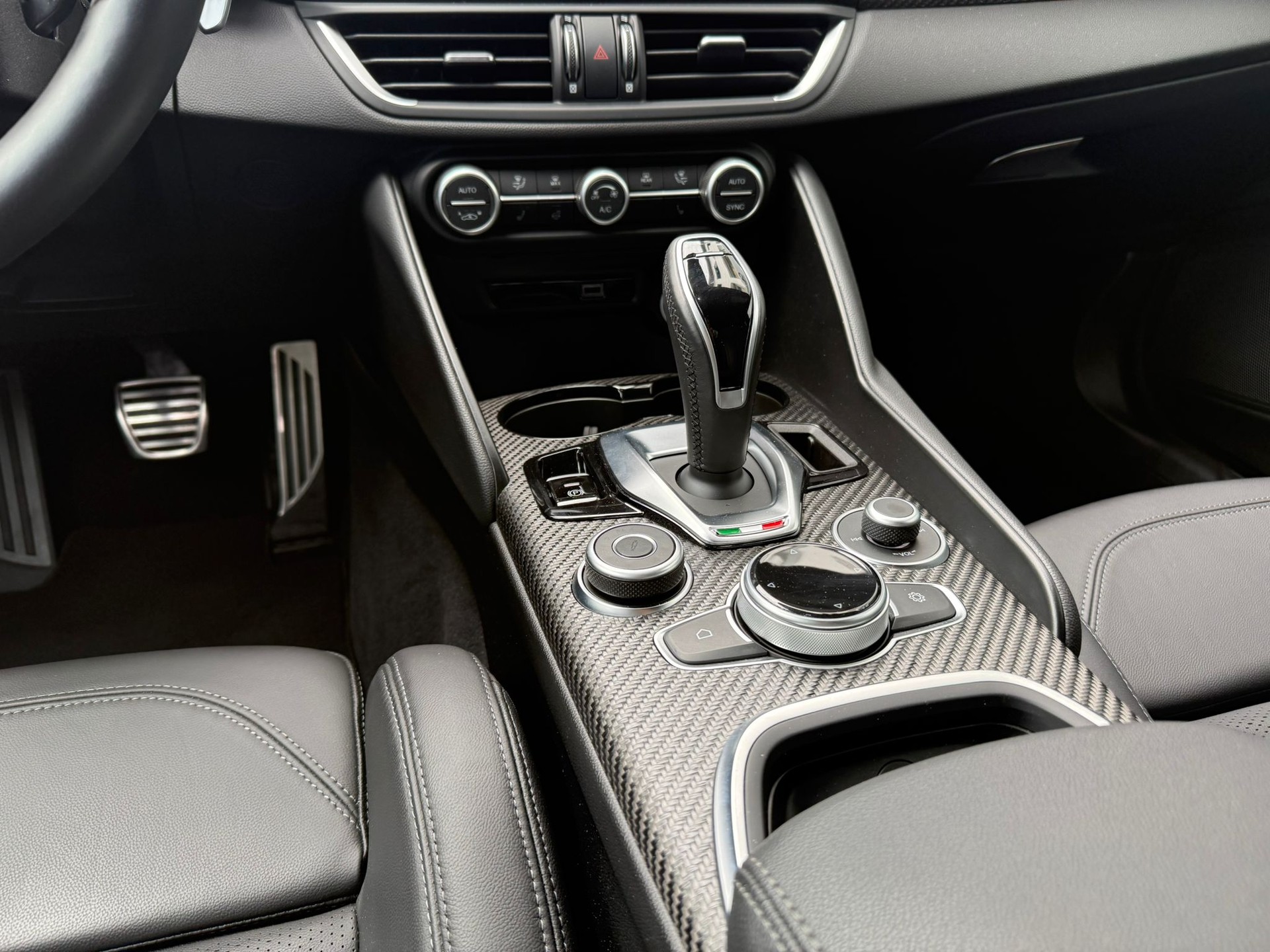 ALFA ROMEO Giulia 2.9 V6 Quadrifoglio 520PS-image-12