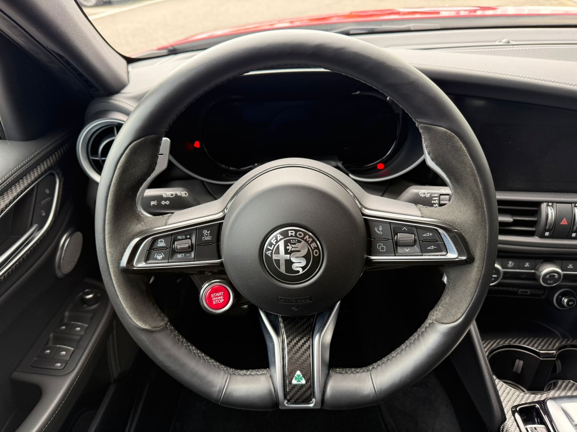 ALFA ROMEO Giulia 2.9 V6 Quadrifoglio 520PS-image-11