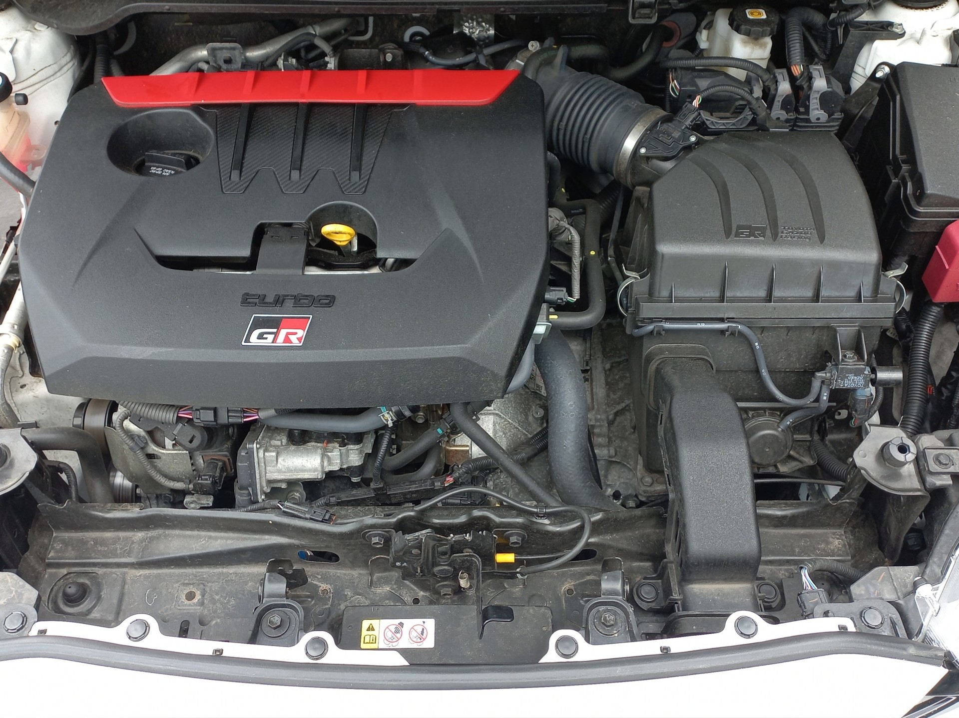 TOYOTA Yaris 1.6 GR Sport-image-13